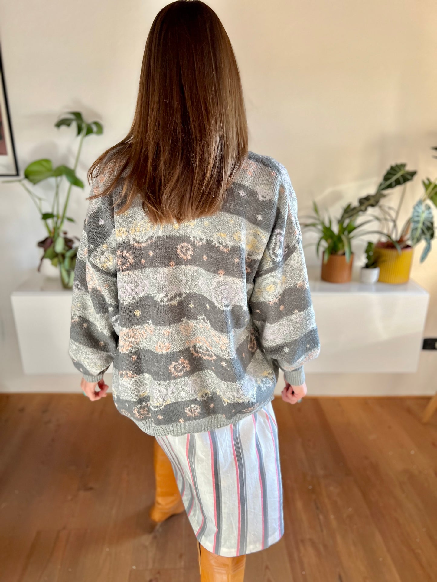 1970's vintage grey knit wool cardigan with peach abstract floral pattern