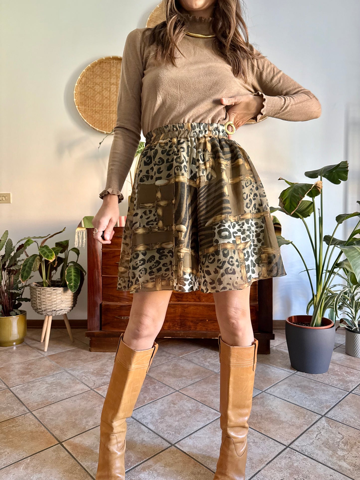 1999’s vintage high waisted green and brown western print shorts