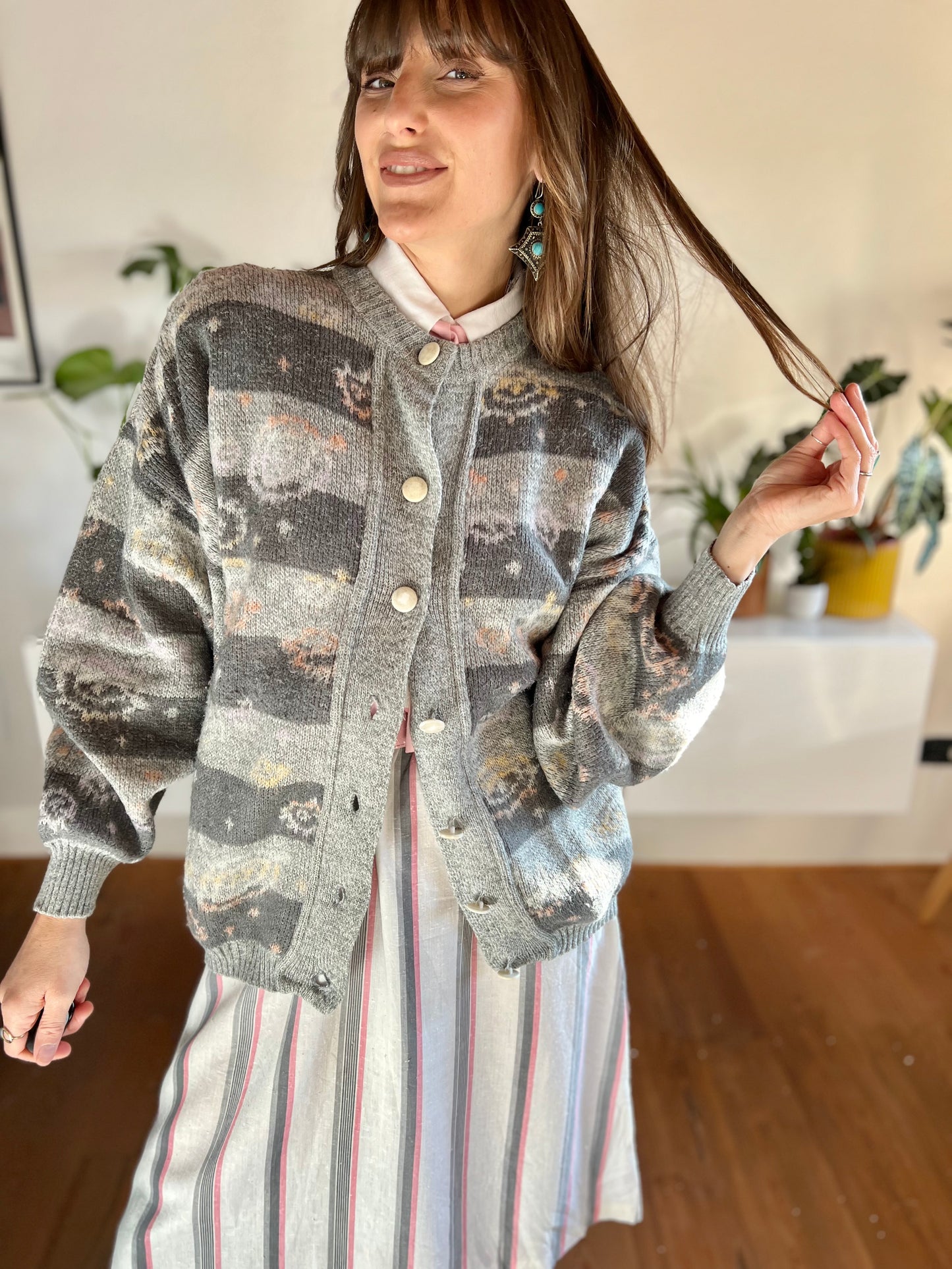 1970's vintage grey knit wool cardigan with peach abstract floral pattern