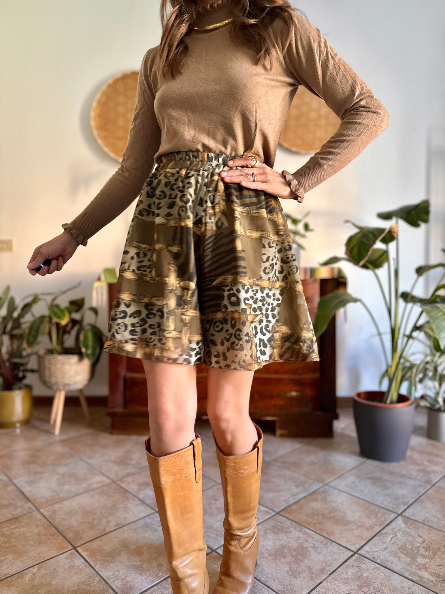 1999’s vintage high waisted green and brown western print shorts