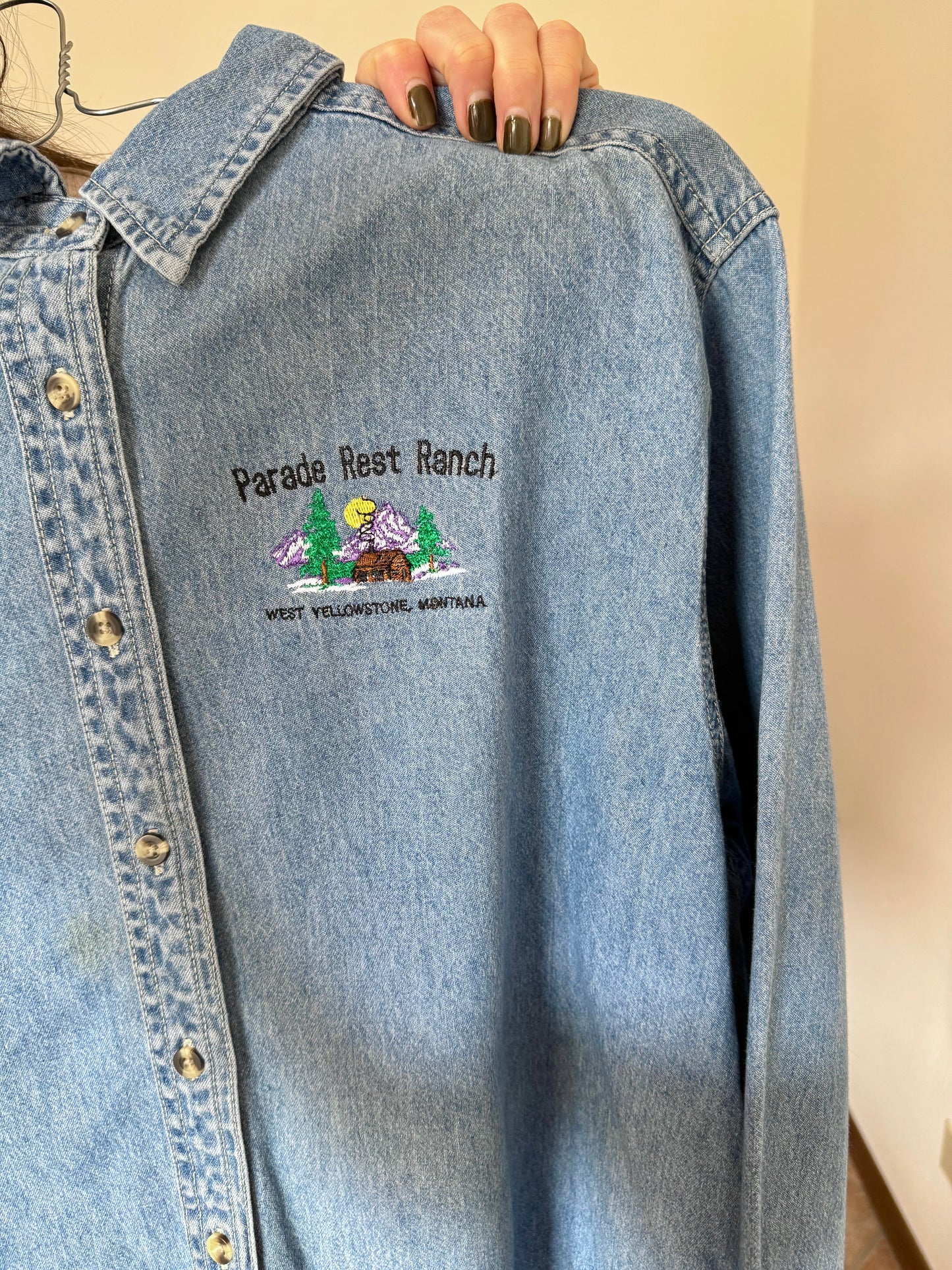 1990's vintage Yellowstone National Park embroidered as he denim shirt