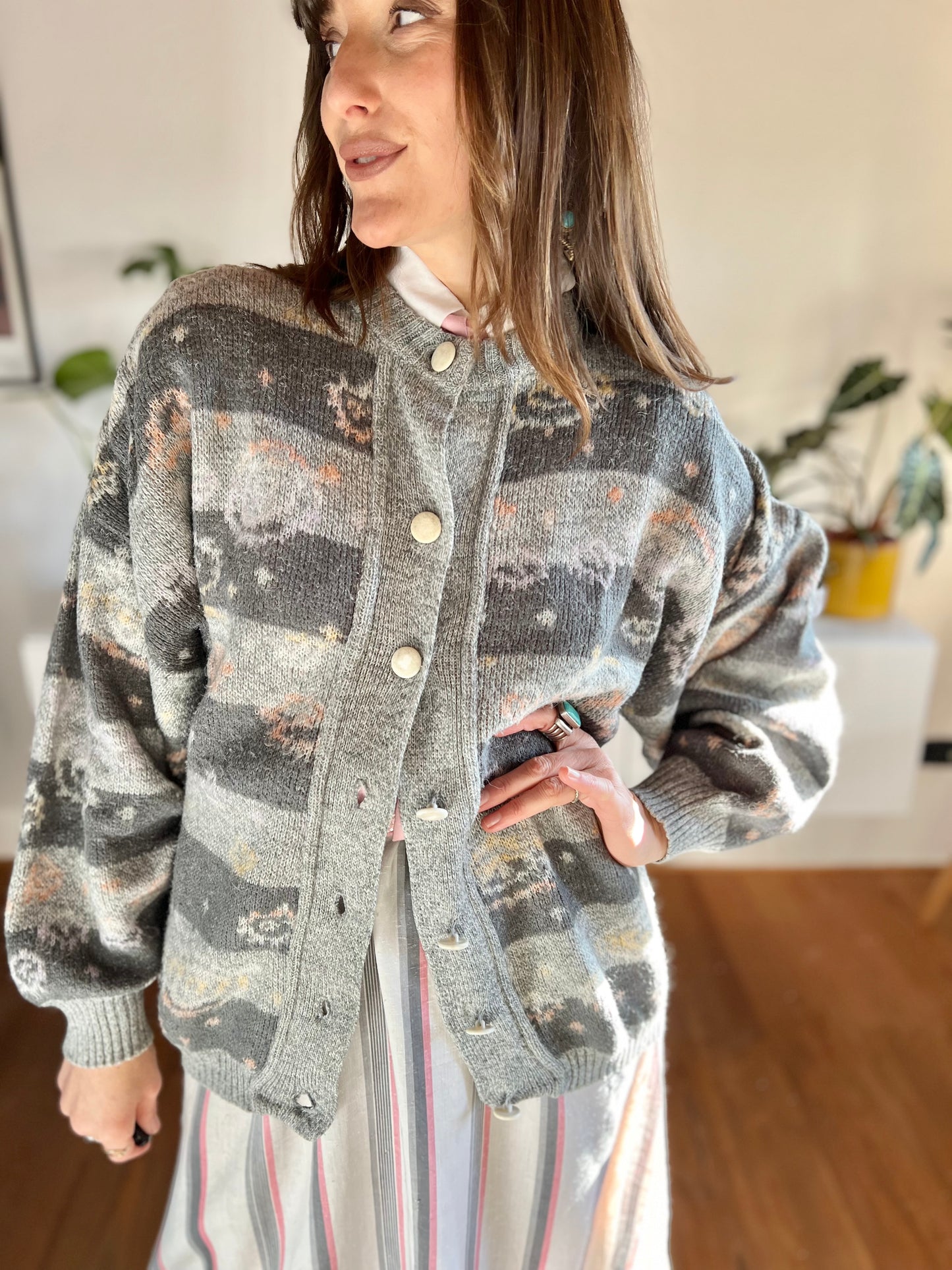 1970's vintage grey knit wool cardigan with peach abstract floral pattern