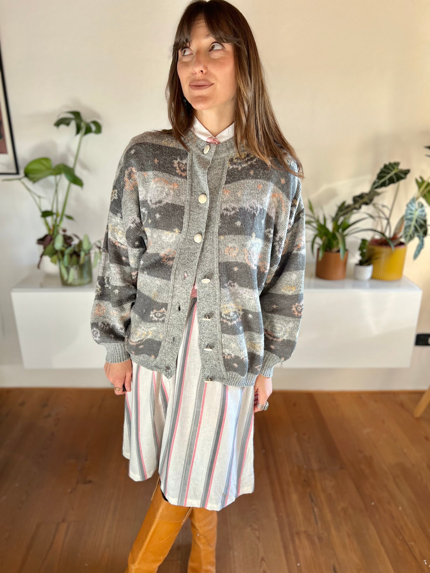 1970's vintage grey knit wool cardigan with peach abstract floral pattern