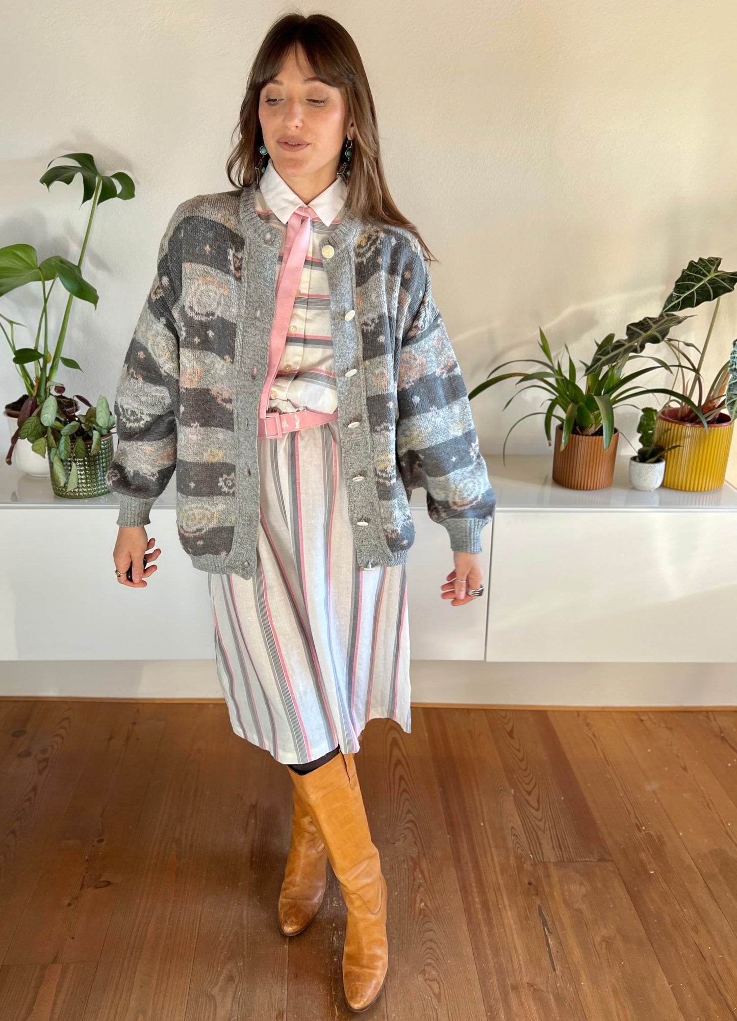 1970's vintage grey knit wool cardigan with peach abstract floral pattern