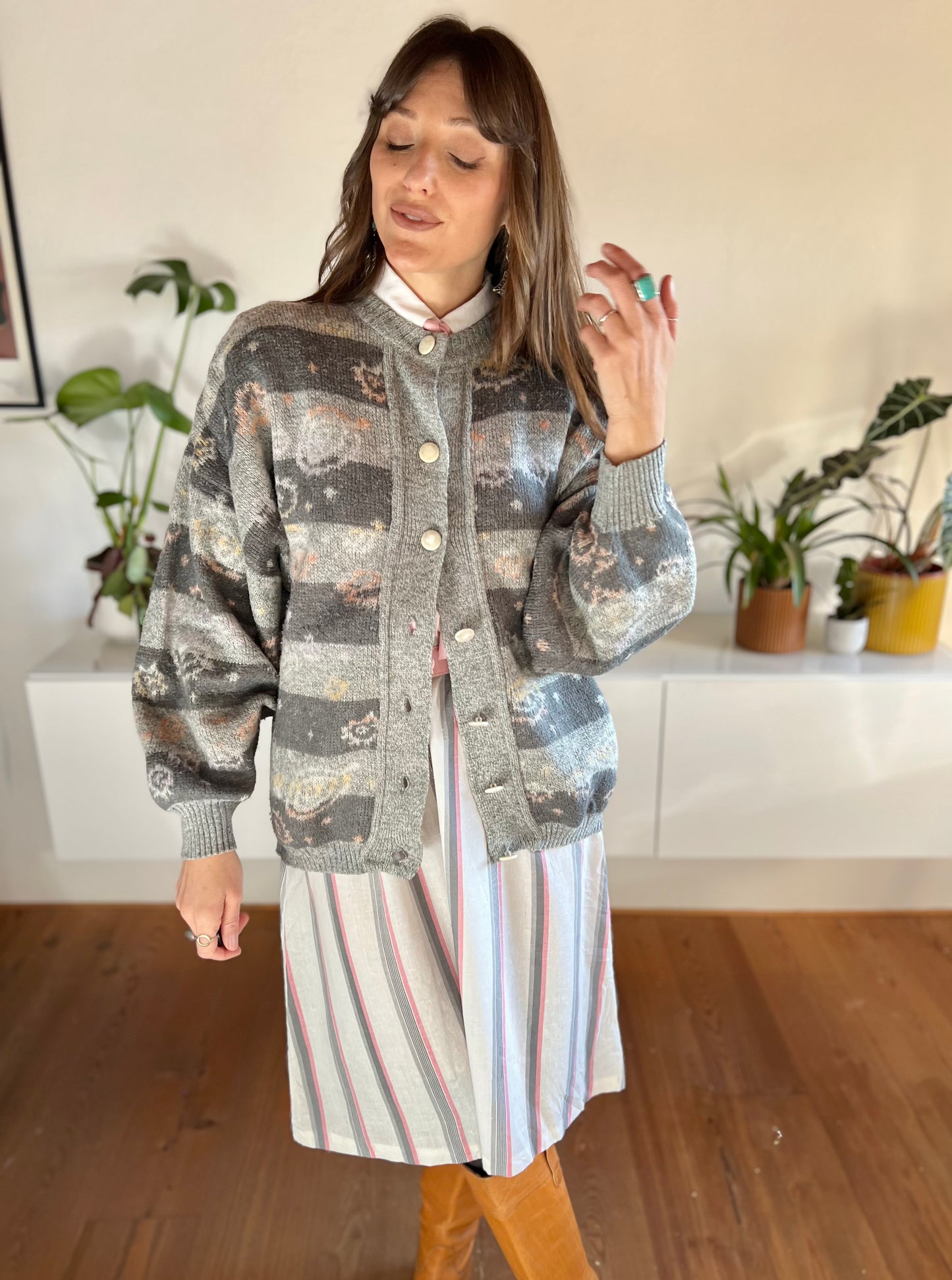 1970's vintage grey knit wool cardigan with peach abstract floral pattern