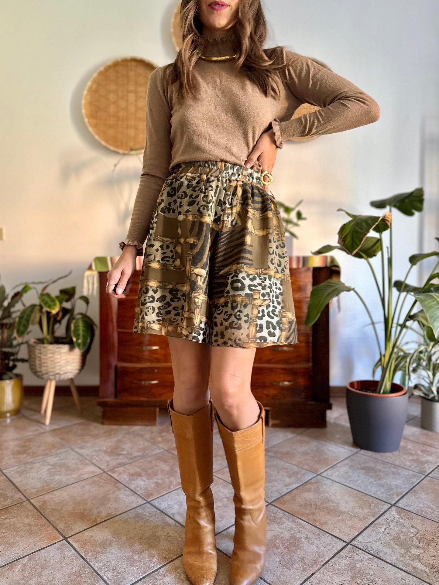 1999’s vintage high waisted green and brown western print shorts