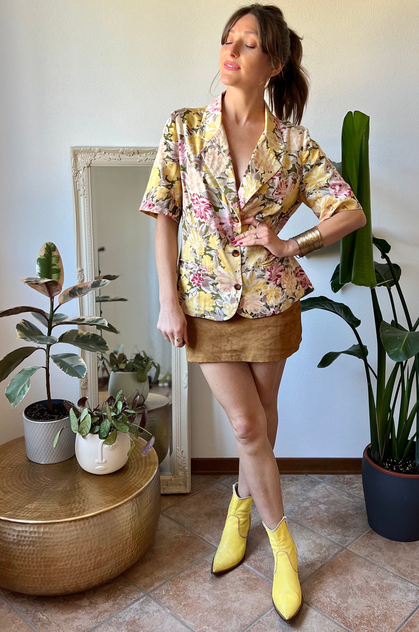 1970's vintage butter yellow and powder pink short sleeve floral blazer