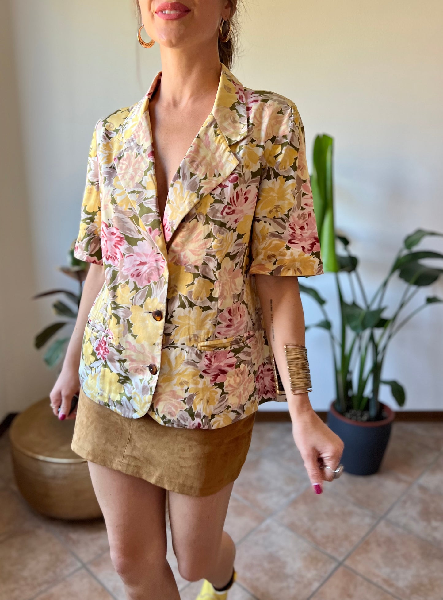 1970's vintage butter yellow and powder pink short sleeve floral blazer