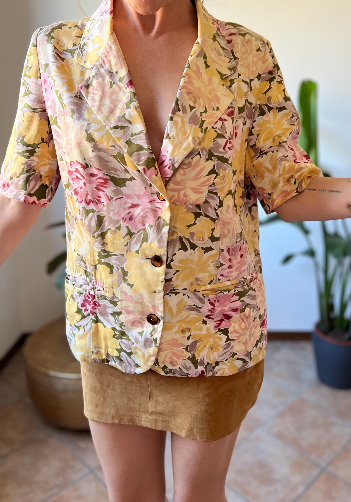 1970's vintage butter yellow and powder pink short sleeve floral blazer