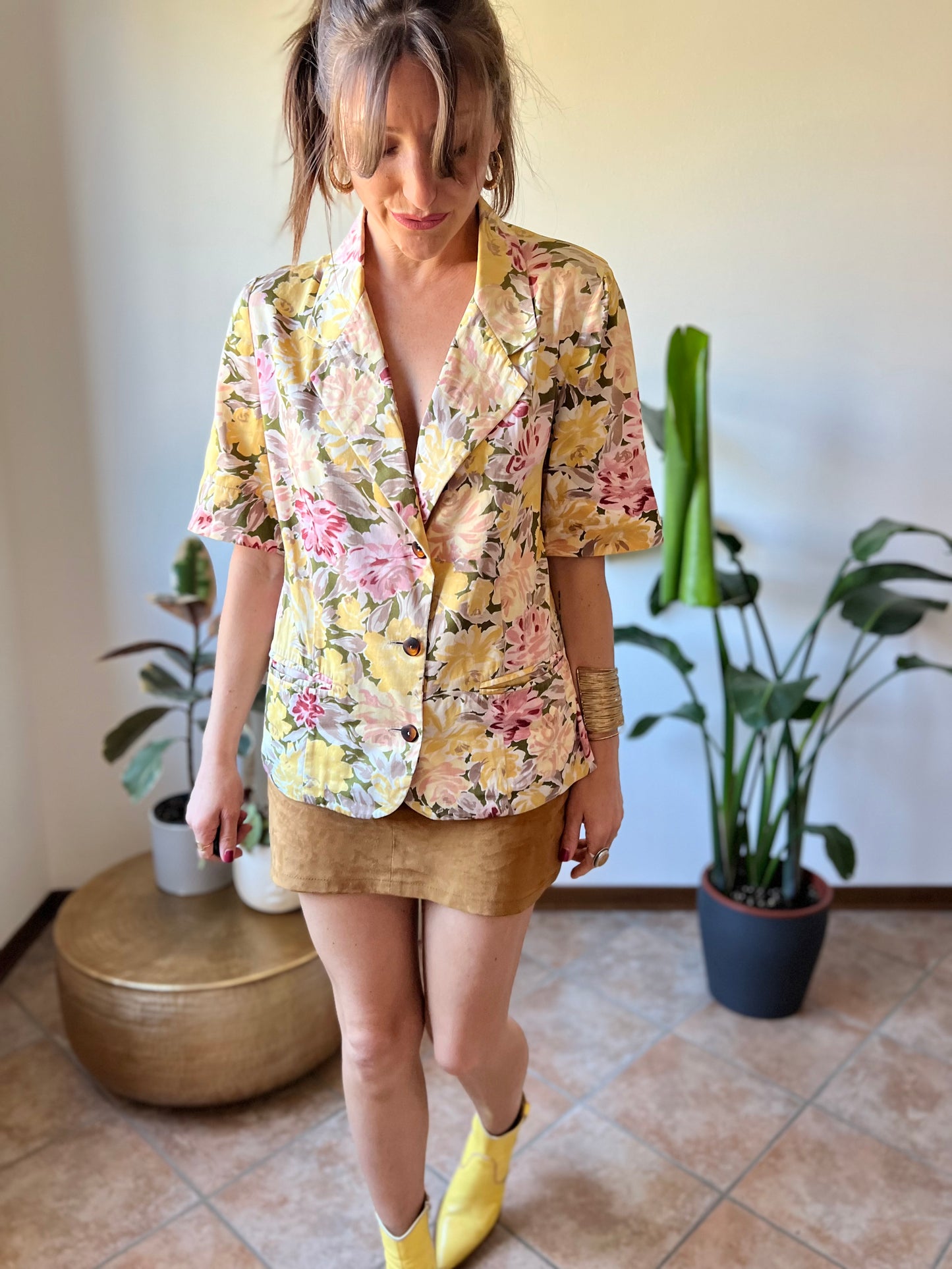 1970's vintage butter yellow and powder pink short sleeve floral blazer