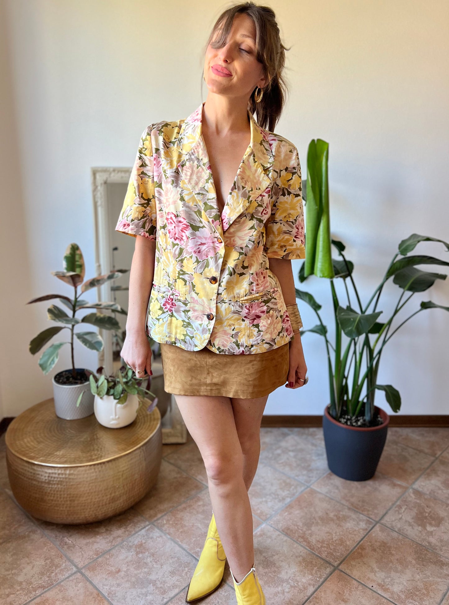 1970's vintage butter yellow and powder pink short sleeve floral blazer
