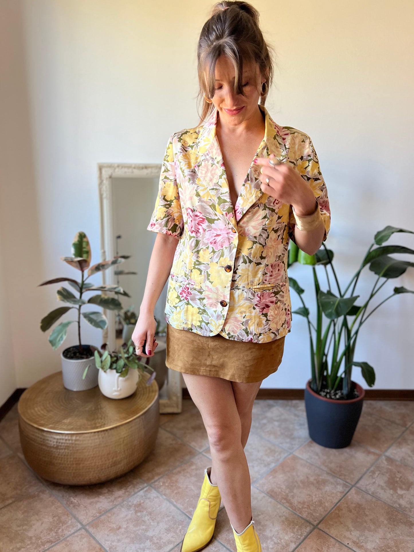 1970's vintage butter yellow and powder pink short sleeve floral blazer
