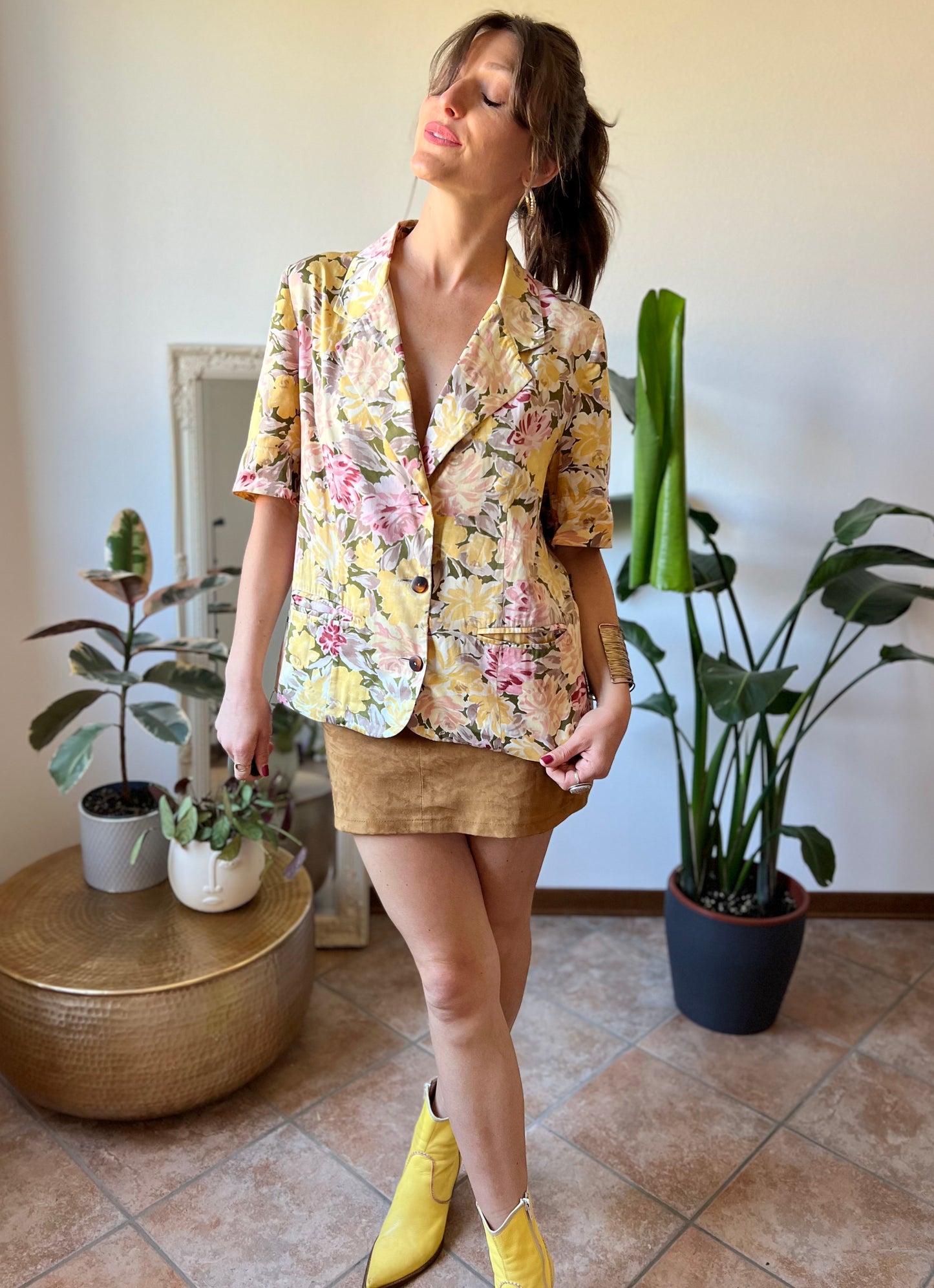 1970's vintage butter yellow and powder pink short sleeve floral blazer