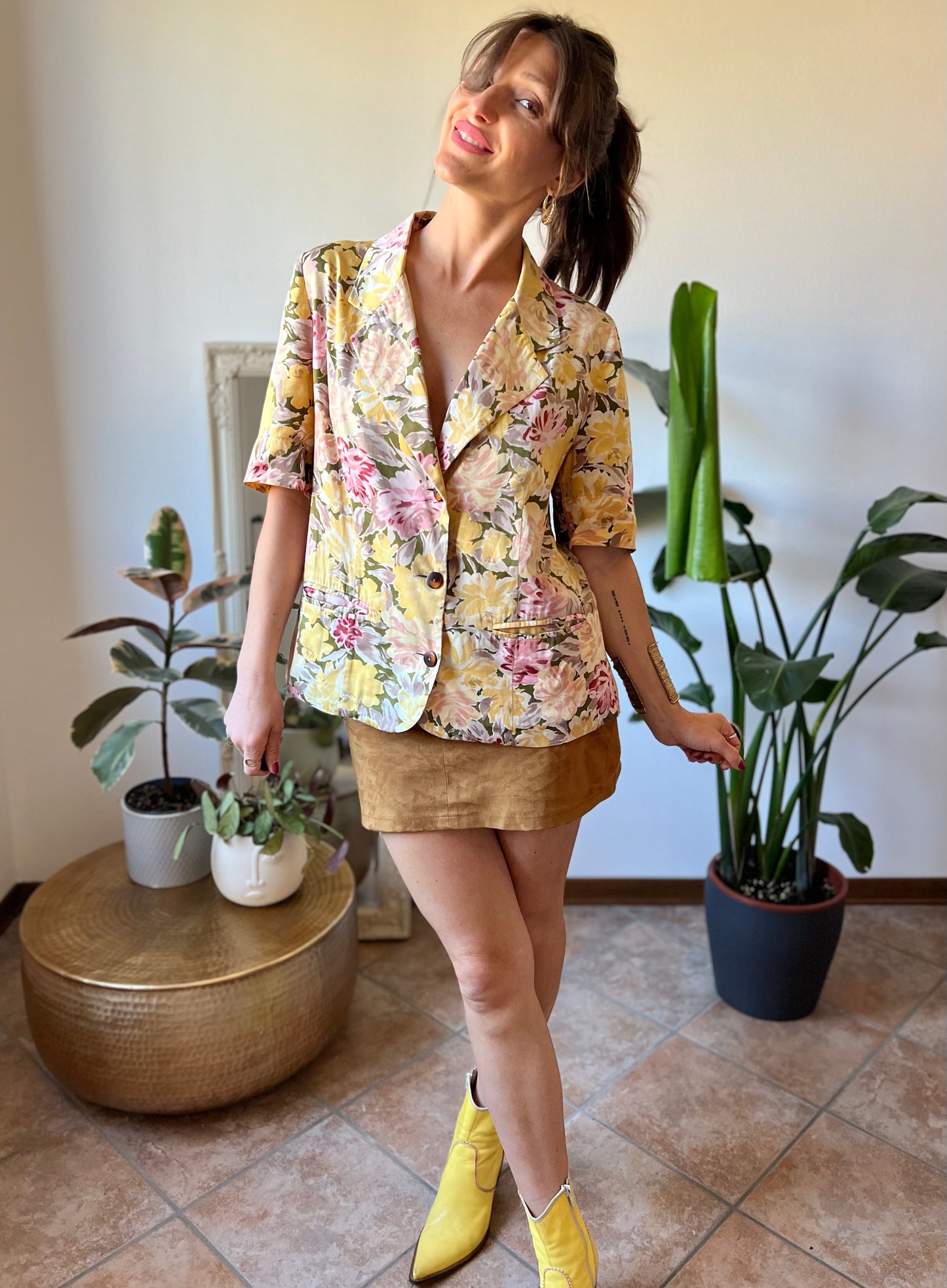 1970's vintage butter yellow and powder pink short sleeve floral blazer