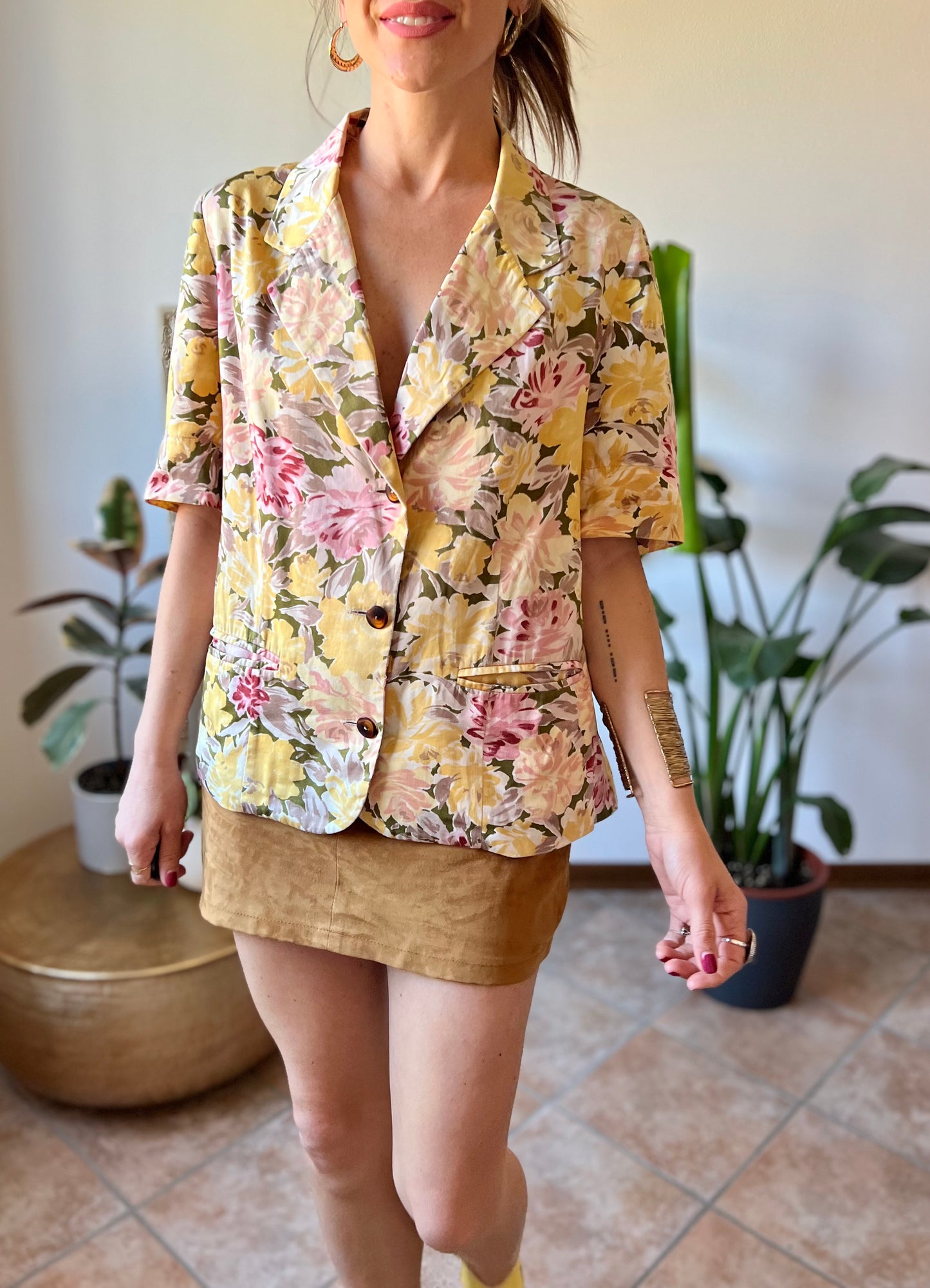 1970's vintage butter yellow and powder pink short sleeve floral blazer