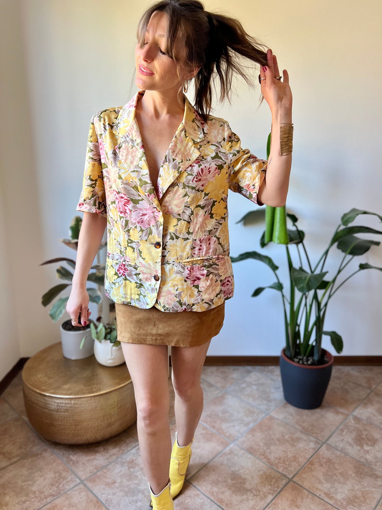 1970's vintage butter yellow and powder pink short sleeve floral blazer
