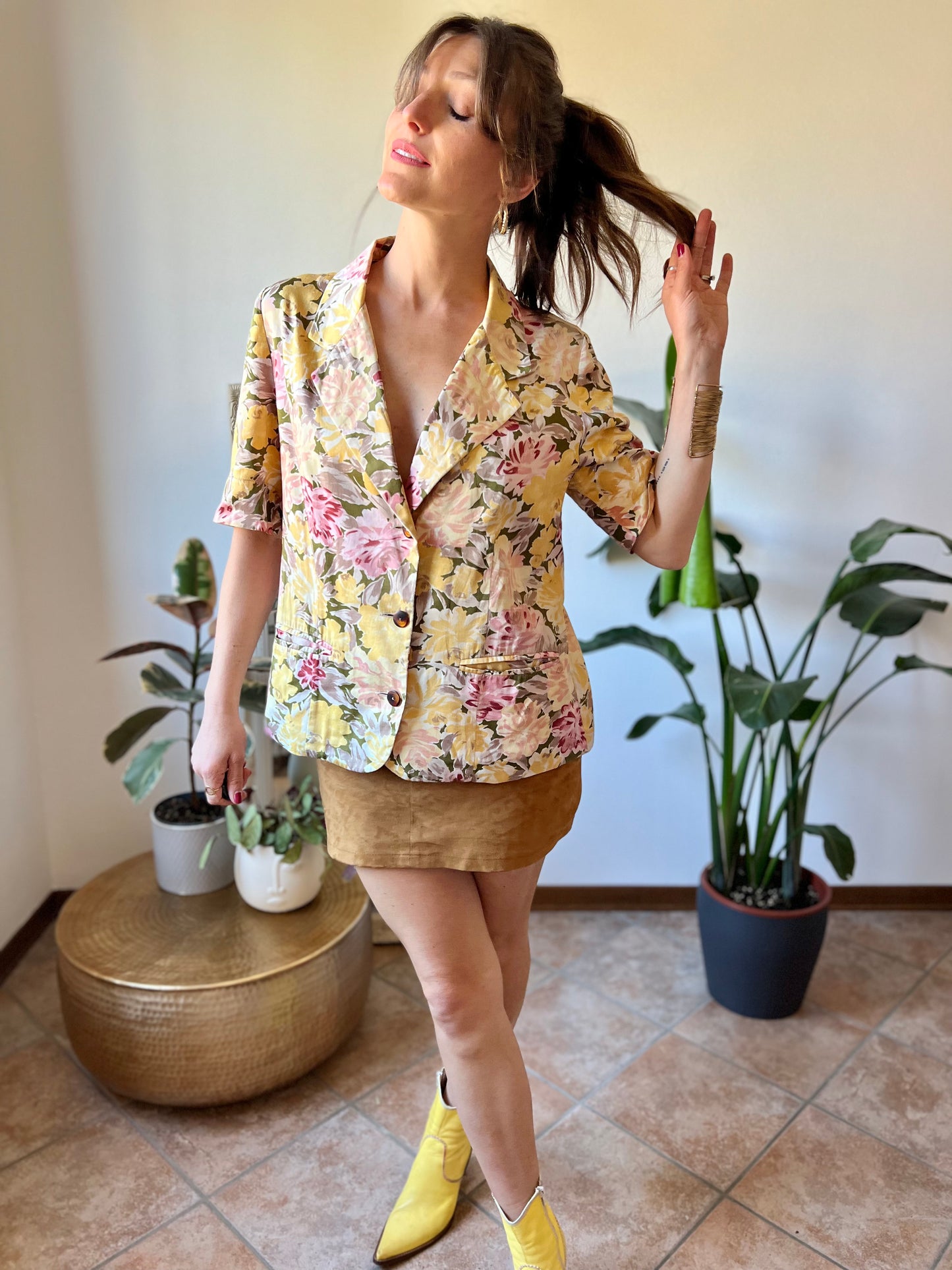 1970's vintage butter yellow and powder pink short sleeve floral blazer