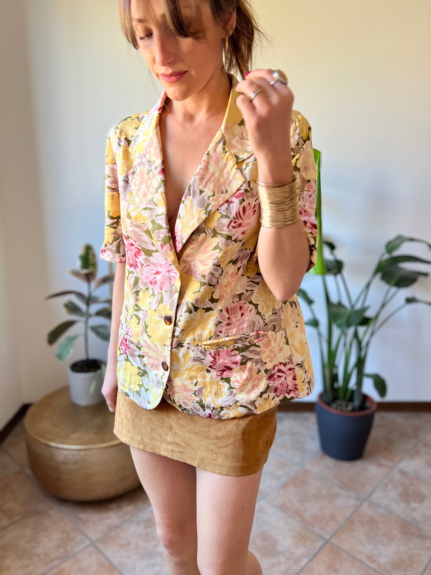 1970's vintage butter yellow and powder pink short sleeve floral blazer