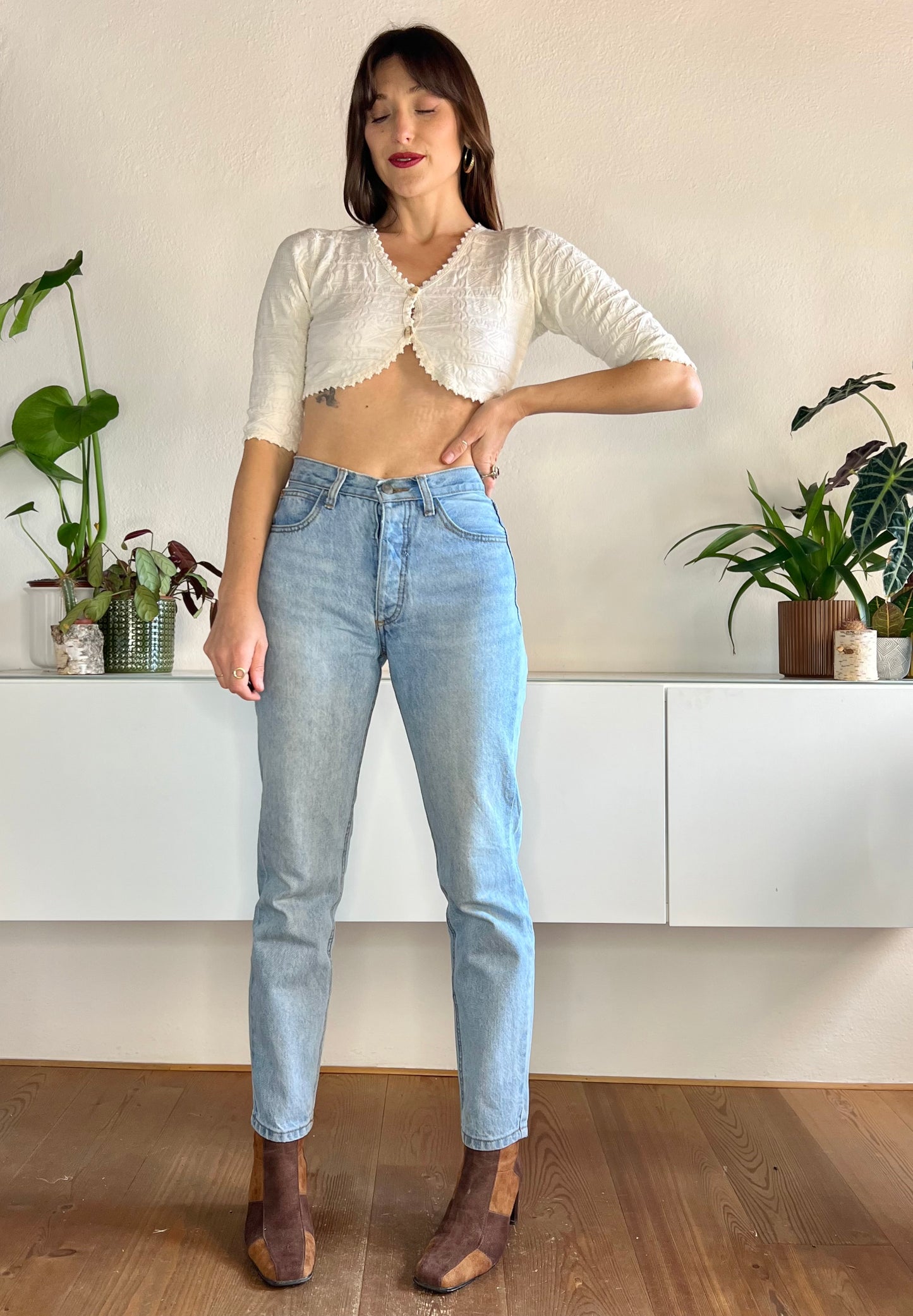 1980's vintage high waisted light wash straight leg jeans