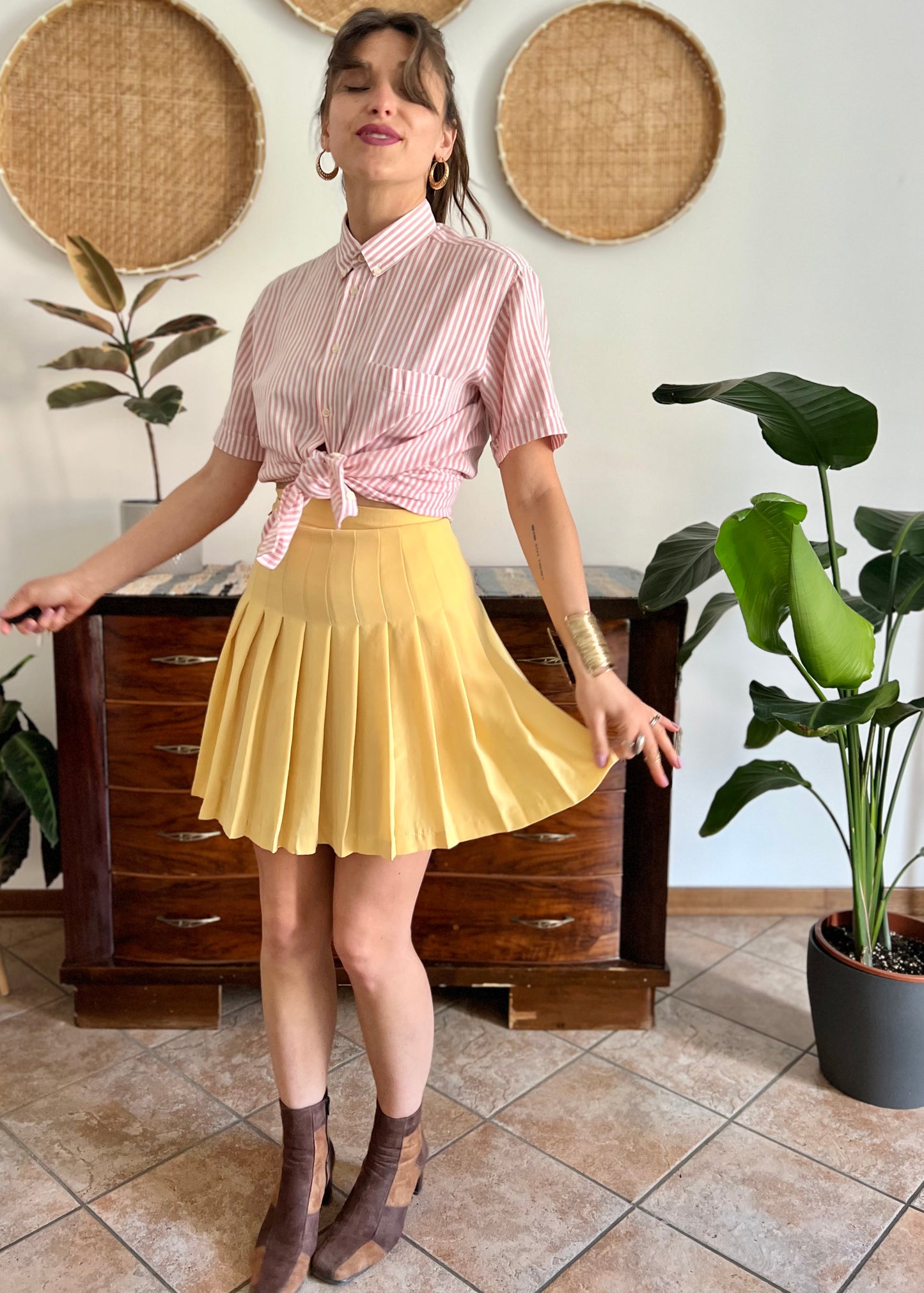 1990's vintage butter yellow pleated mini skirt