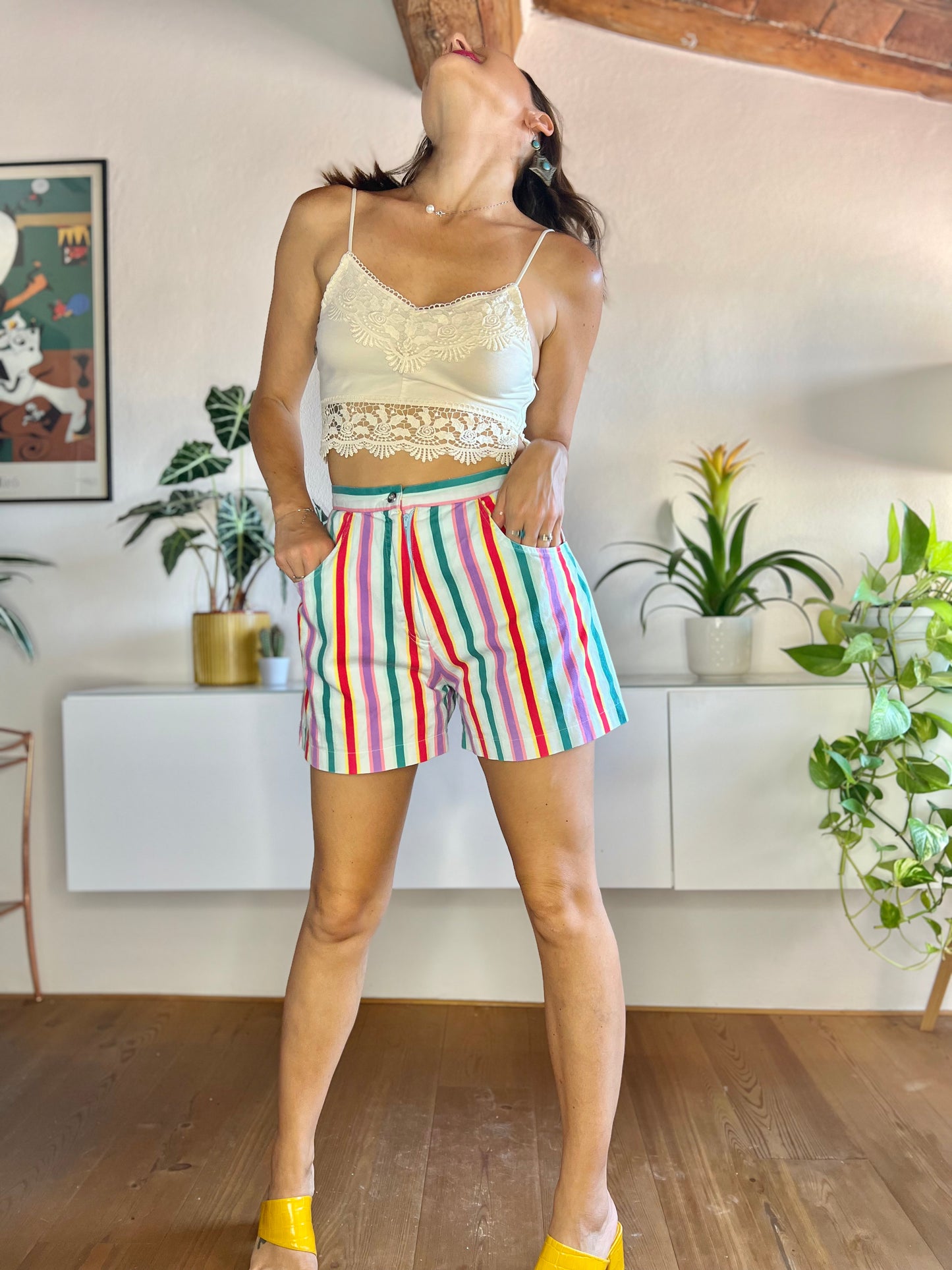 Pantaloncini a vita alta con strisce arcobaleno vintage anni '70