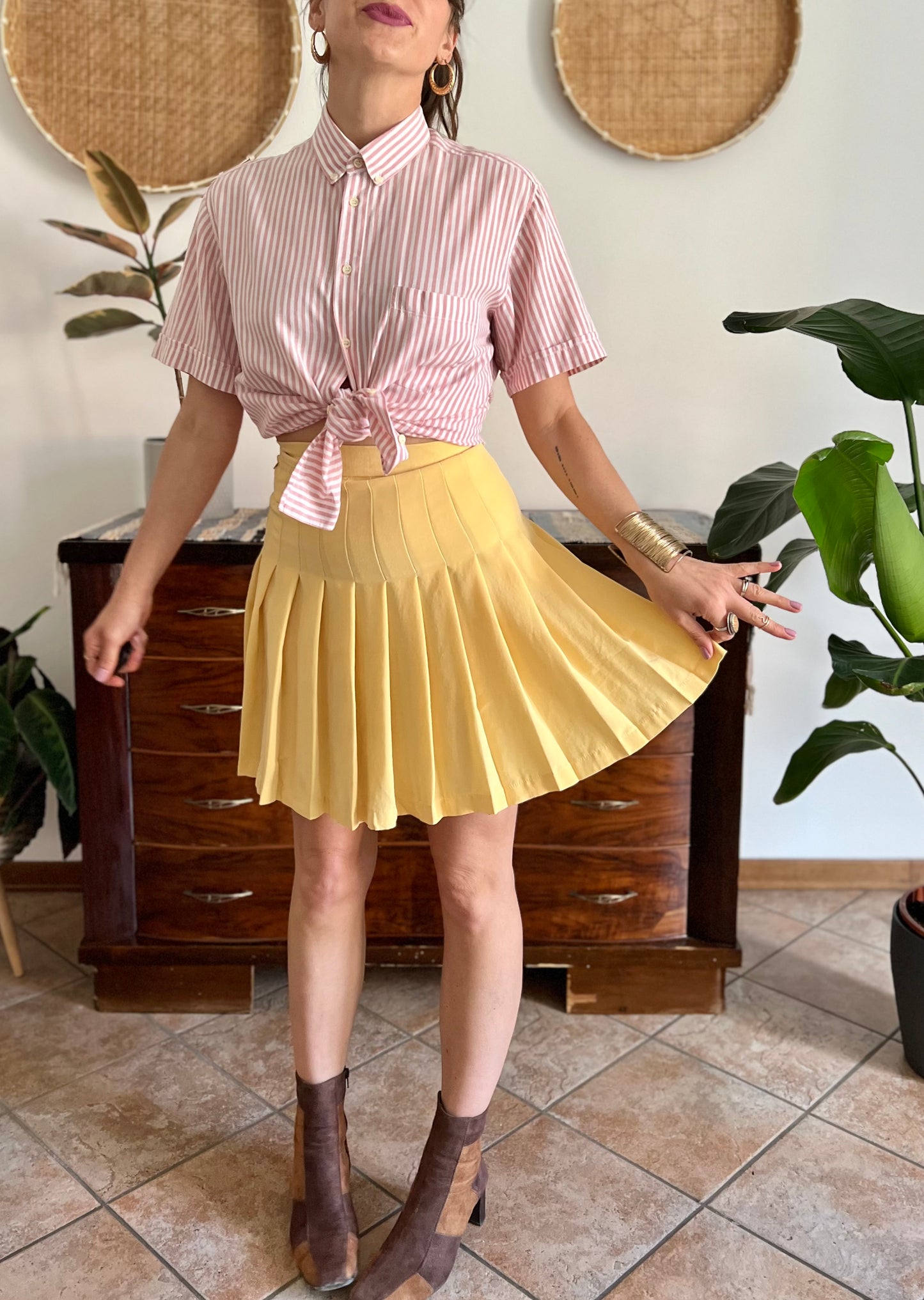 1990's vintage butter yellow pleated mini skirt