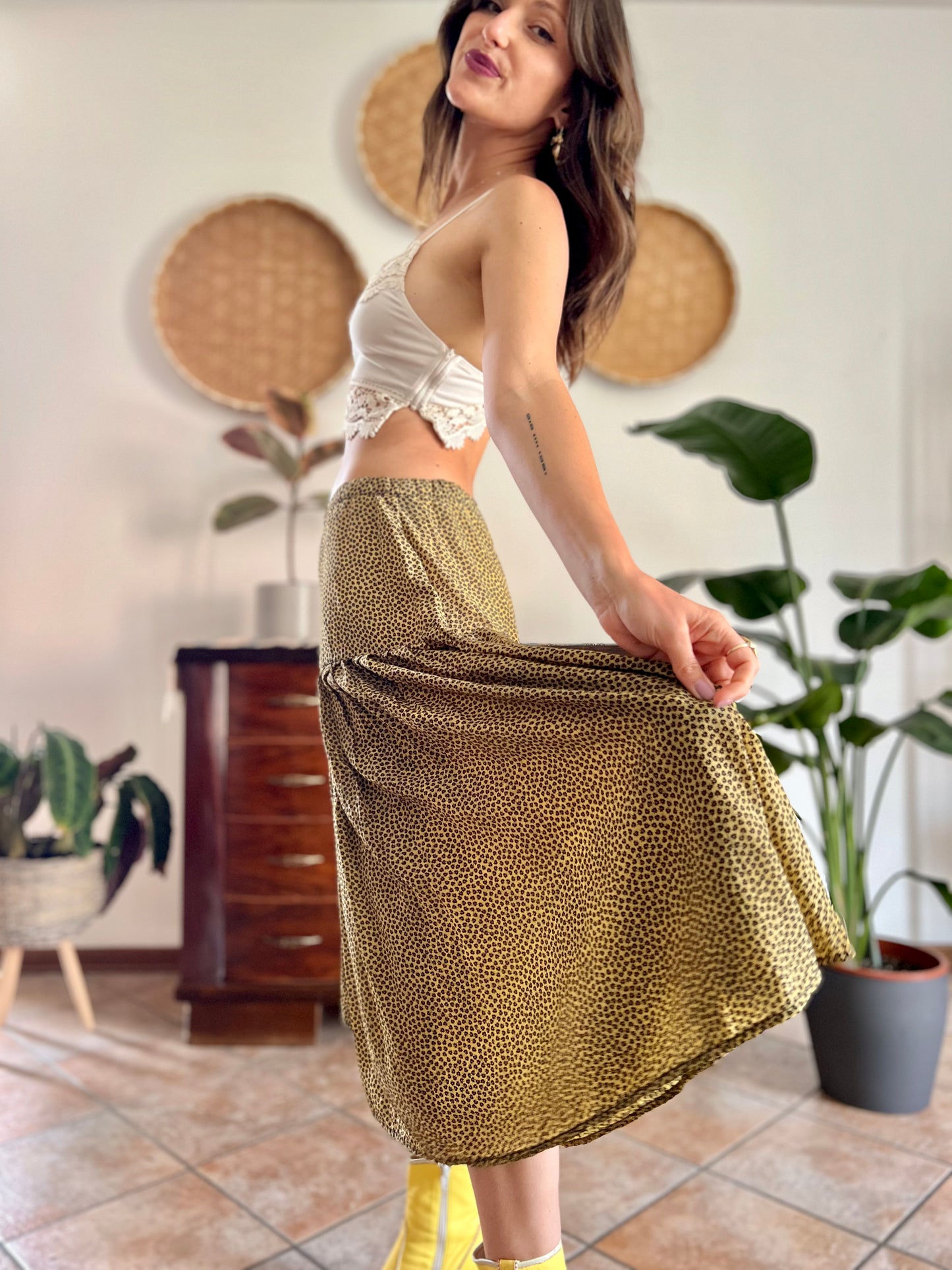 1970's vintage pale yellow and chocolate brown floral low rise midi skirt