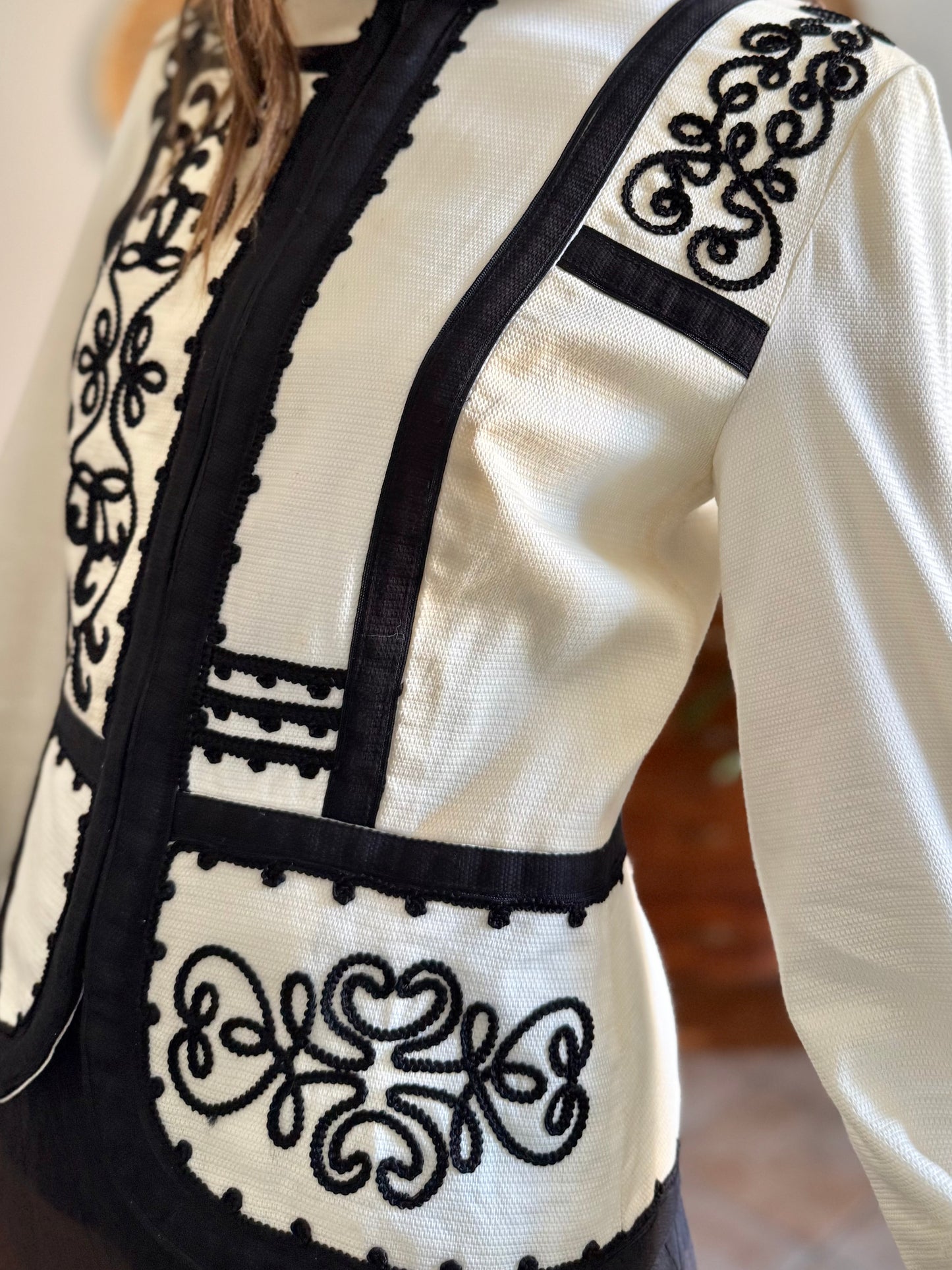 1990's vintage cream textured blazer with black textured embroidery