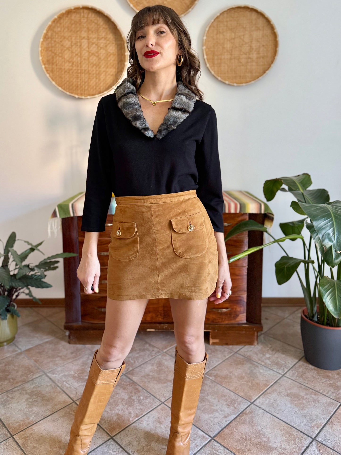 1990’s vintage’s black v-neck knit sweater with removable vegan fur collar