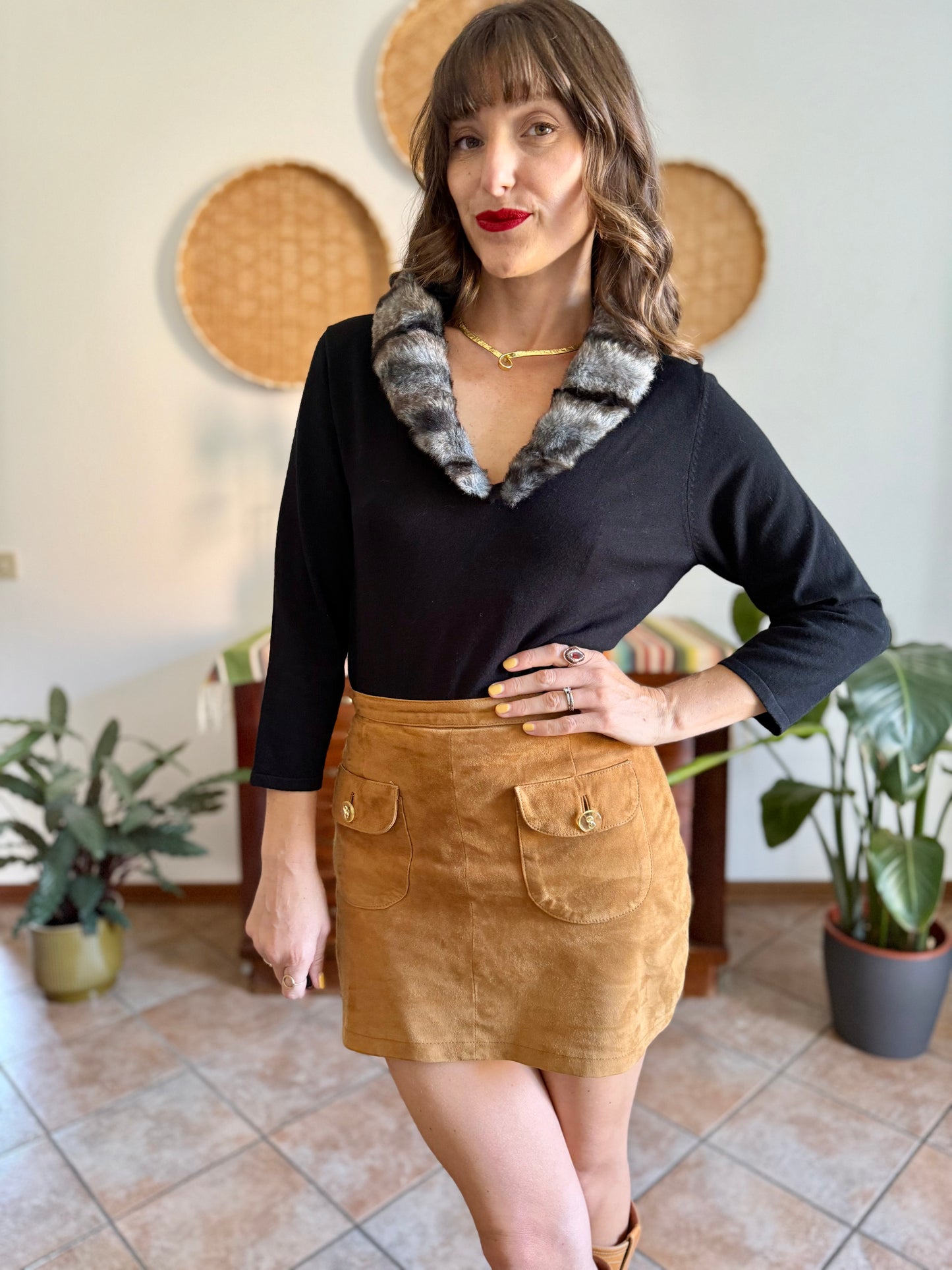1990’s vintage’s black v-neck knit sweater with removable vegan fur collar