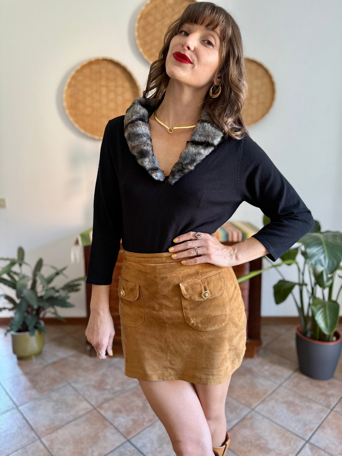 1990’s vintage’s black v-neck knit sweater with removable vegan fur collar