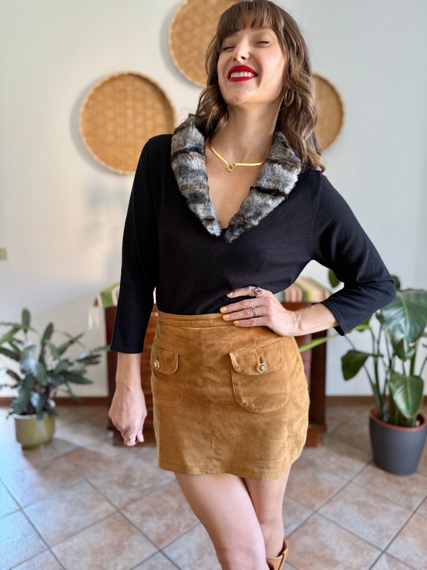 1990’s vintage’s black v-neck knit sweater with removable vegan fur collar