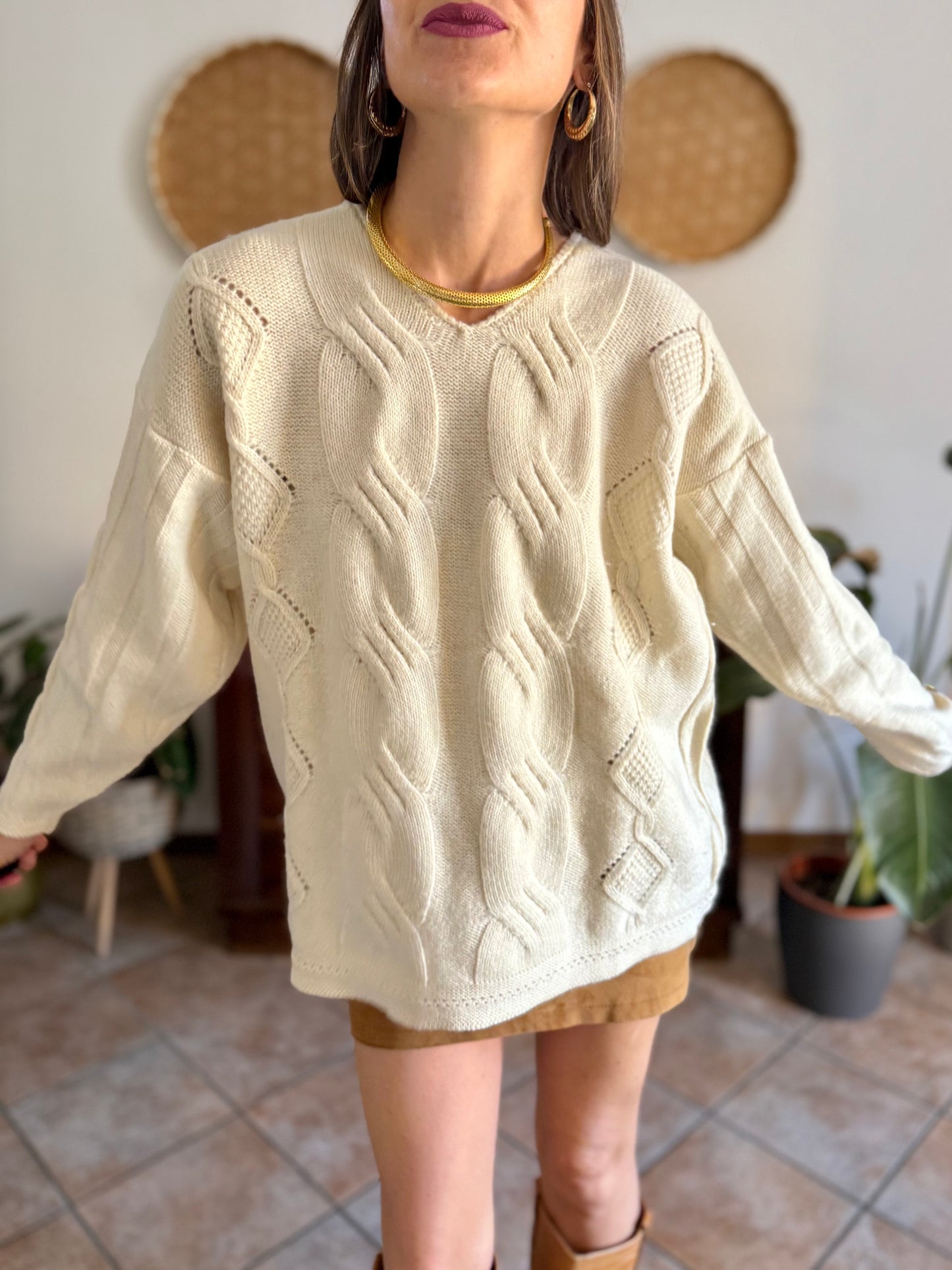 1970's vintage cream chunky cable knit pullover