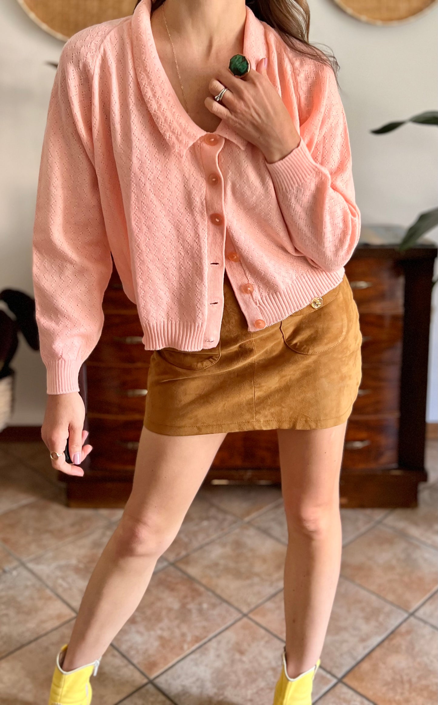 1960's vintage pinky peach chevron knit wool cardigan with pink translucent buttons and Peter Pan collar