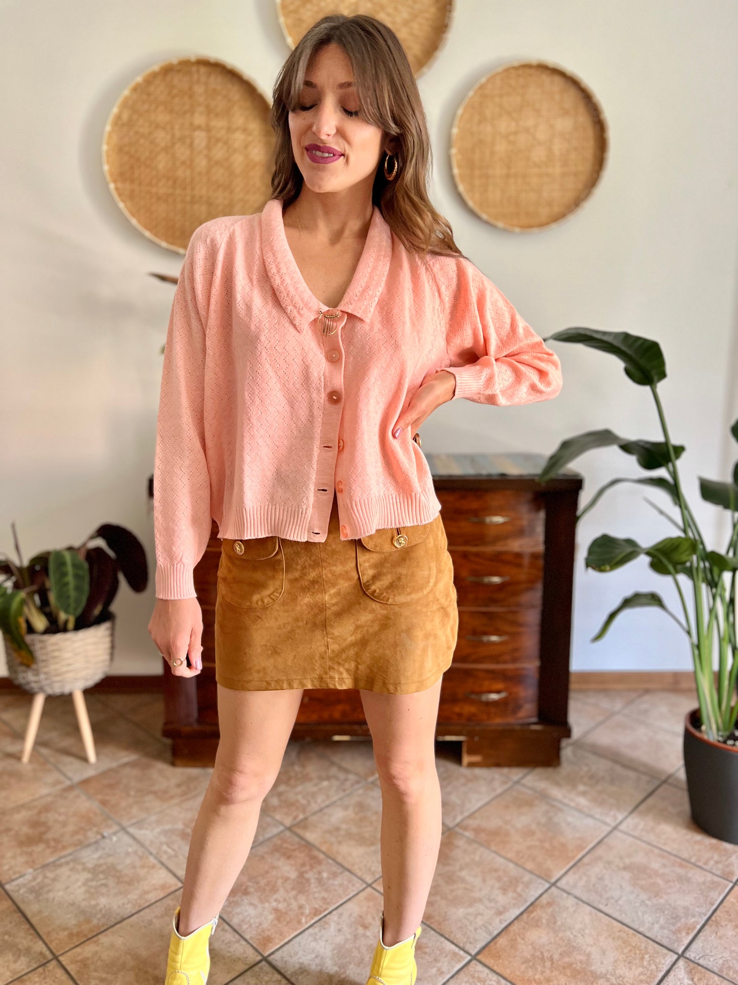 1960's vintage pinky peach chevron knit wool cardigan with pink translucent buttons and Peter Pan collar