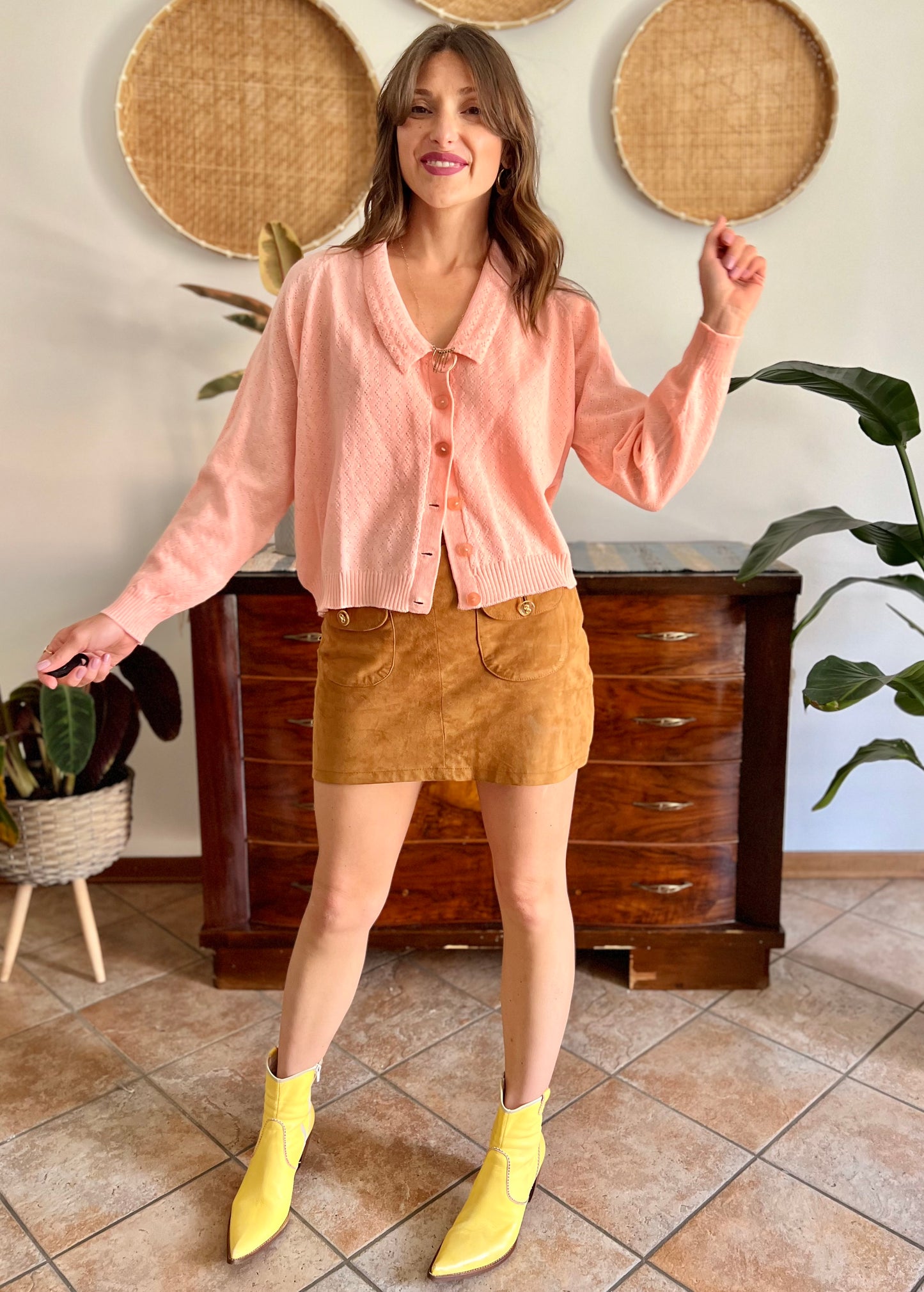1960's vintage pinky peach chevron knit wool cardigan with pink translucent buttons and Peter Pan collar