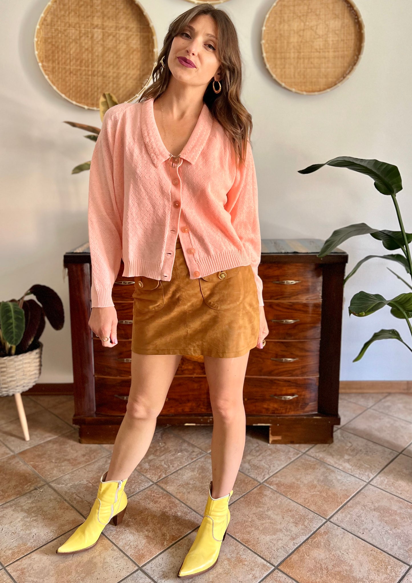 1960's vintage pinky peach chevron knit wool cardigan with pink translucent buttons and Peter Pan collar