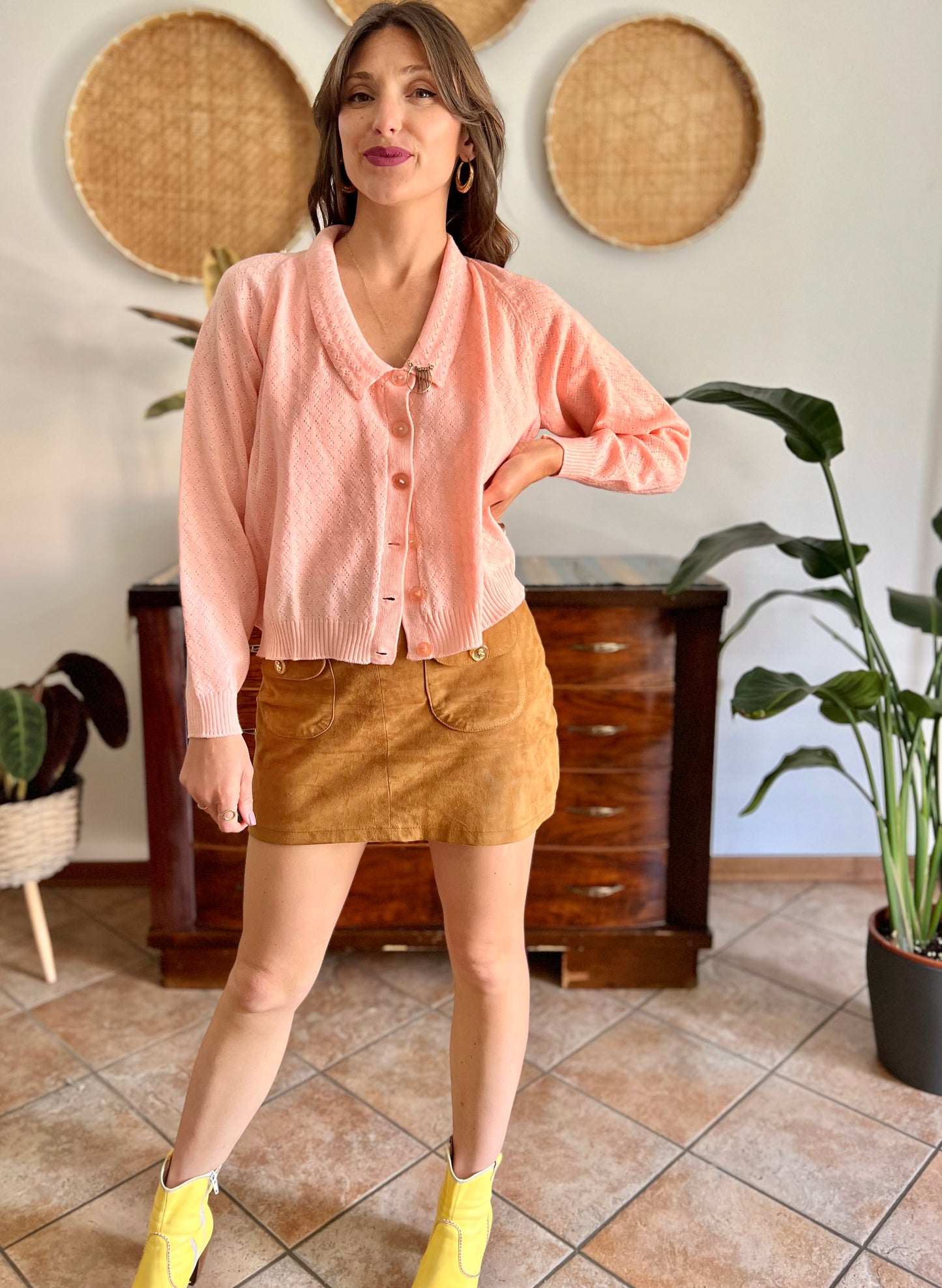 1960's vintage pinky peach chevron knit wool cardigan with pink translucent buttons and Peter Pan collar