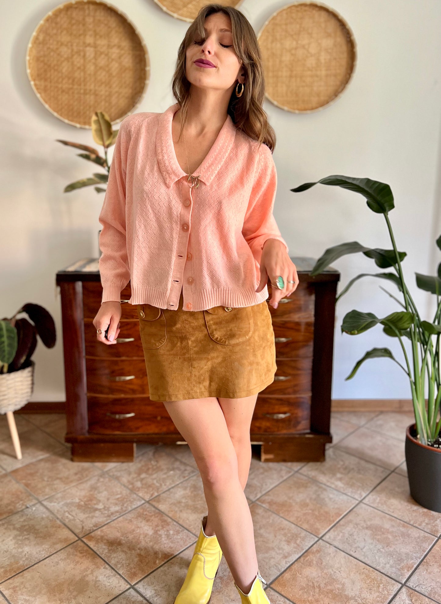 1960's vintage pinky peach chevron knit wool cardigan with pink translucent buttons and Peter Pan collar