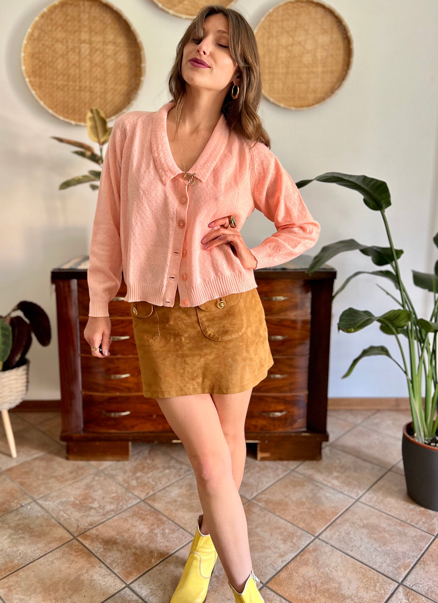 1960's vintage pinky peach chevron knit wool cardigan with pink translucent buttons and Peter Pan collar