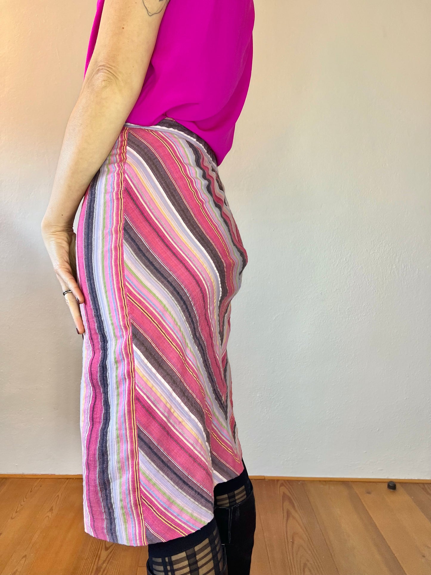 Gonna midi vintage anni '70 a righe verticali e a zig zag arcobaleno
