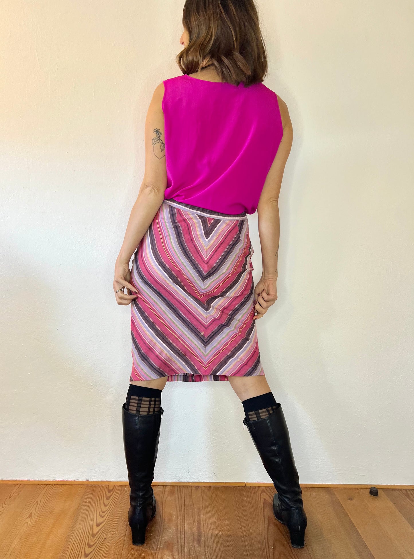 Gonna midi vintage anni '70 a righe verticali e a zig zag arcobaleno