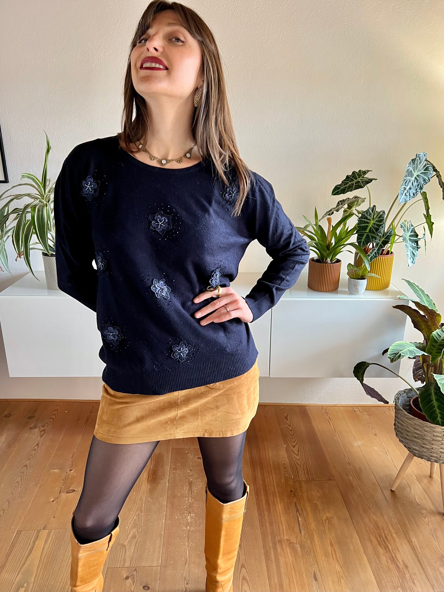 1990's vintage navy blue pullover with floral appliqué details