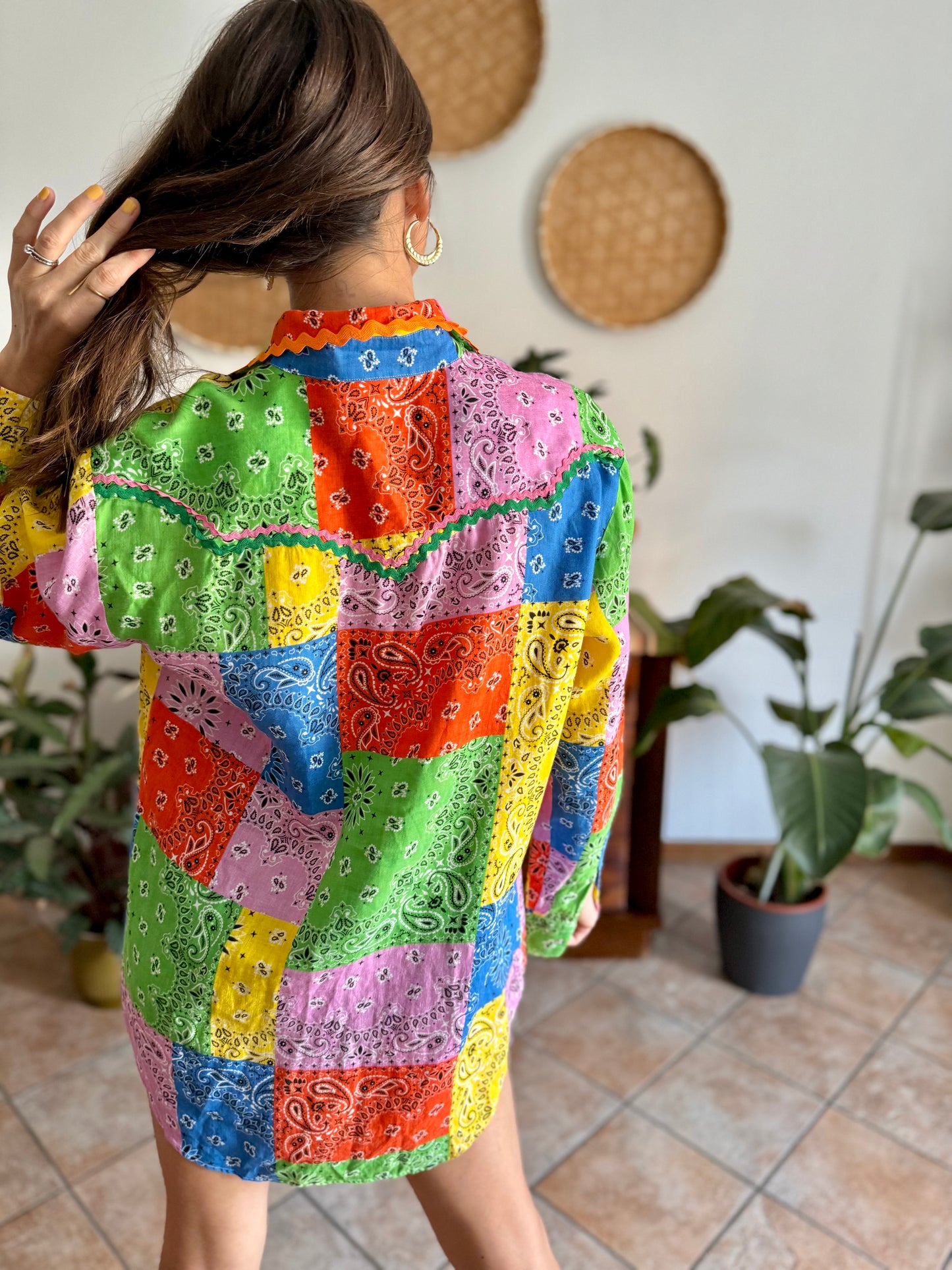 Multicolor patchwork handkerchief pearl snap linen shirt