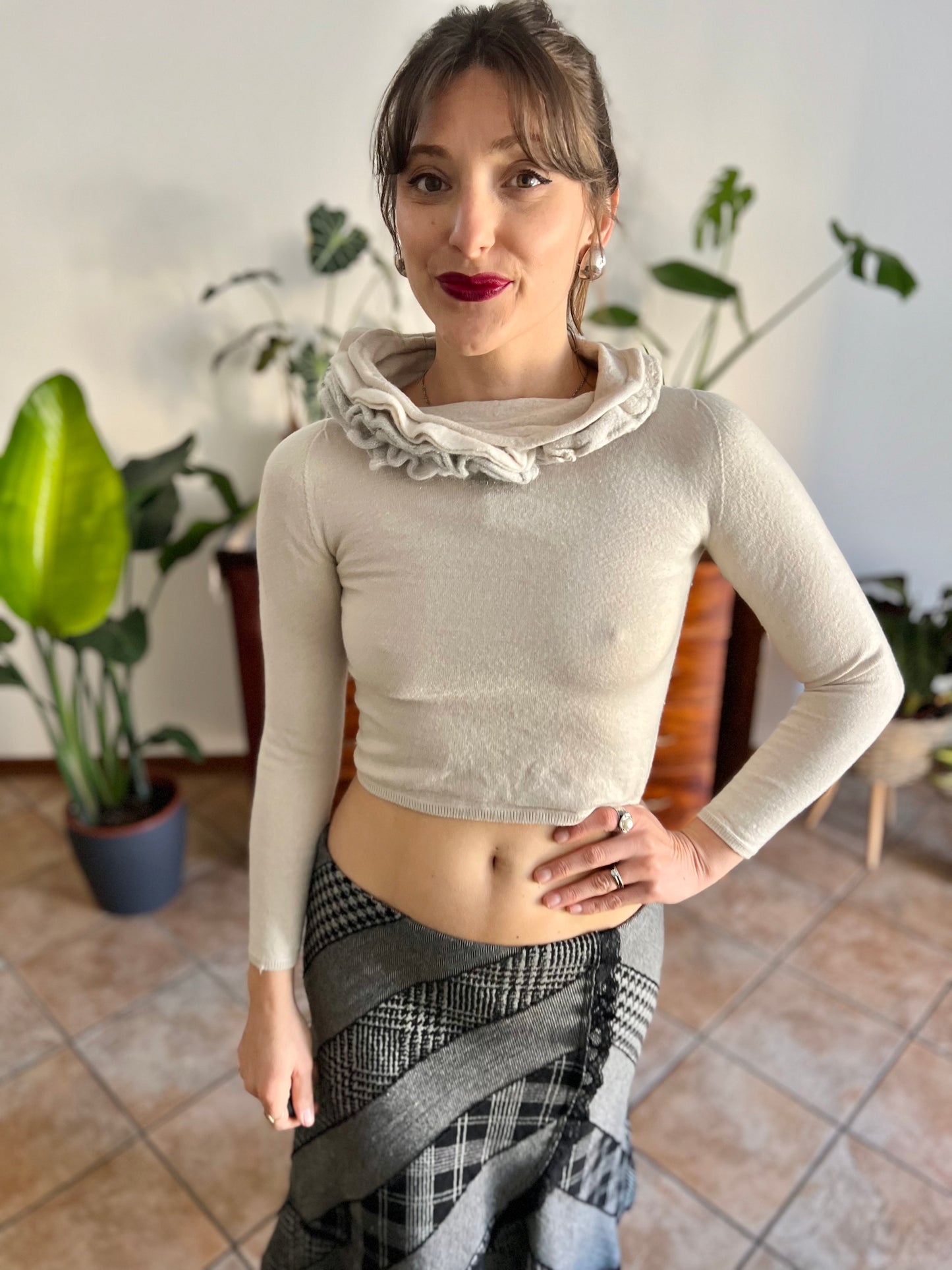 Y2k vintage mohair blend cream cropped pullover with ruffle neckline