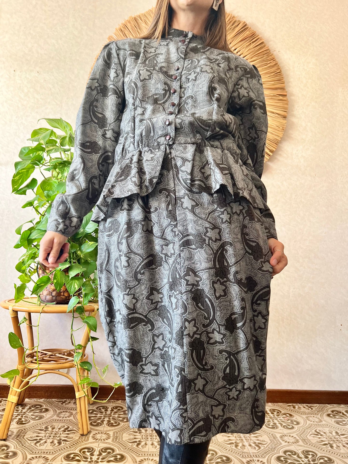 Abito peplo vintage anni '60 in lana grigia con stampa floreale