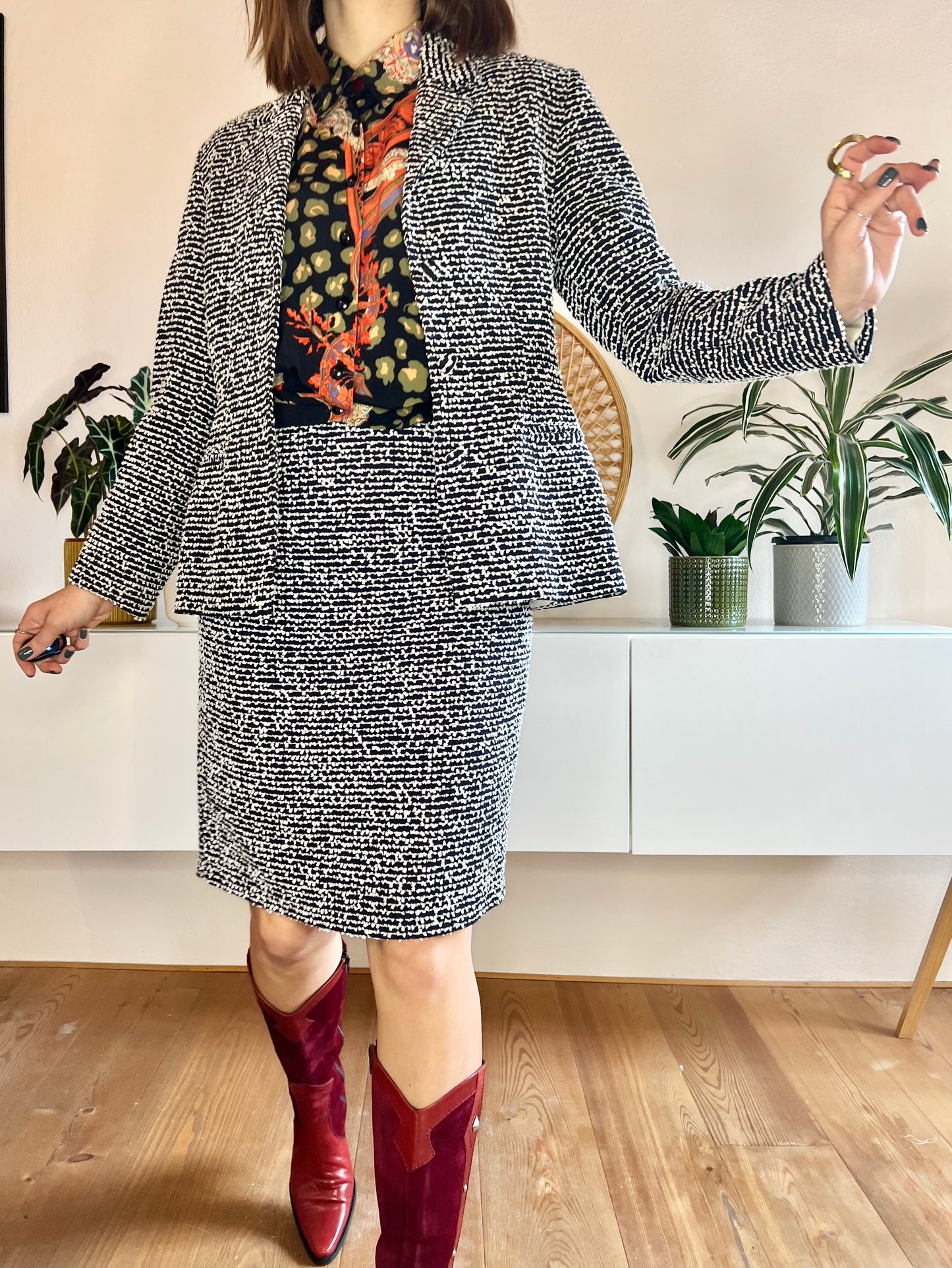 Blazer vintage anni '90 in misto lana bouclé blu navy e bianco