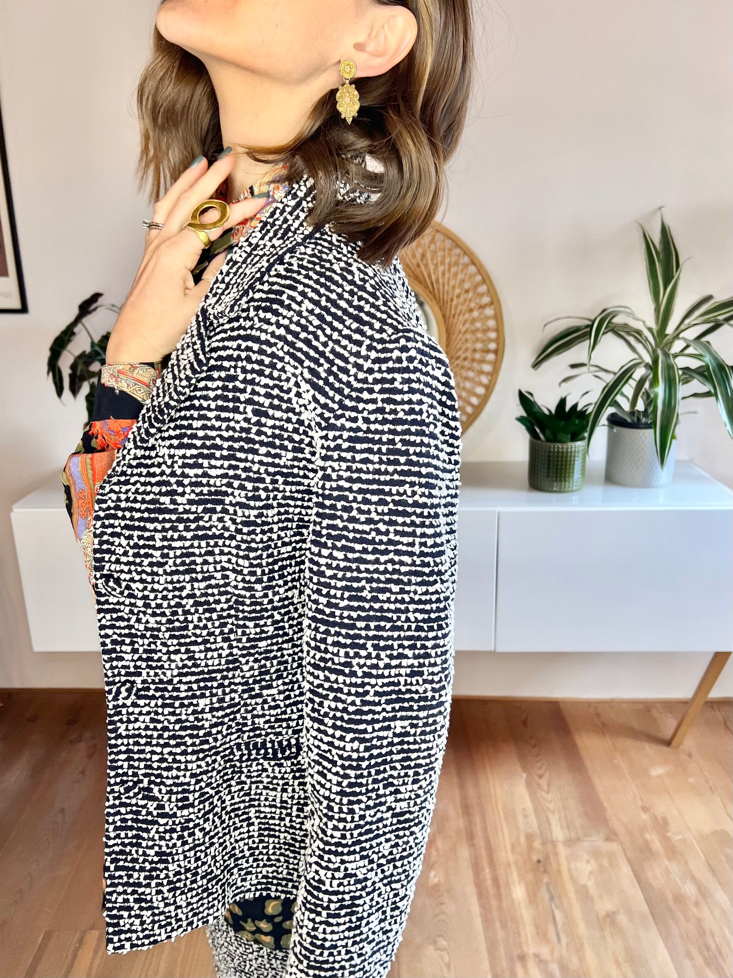 Blazer vintage anni '90 in misto lana bouclé blu navy e bianco