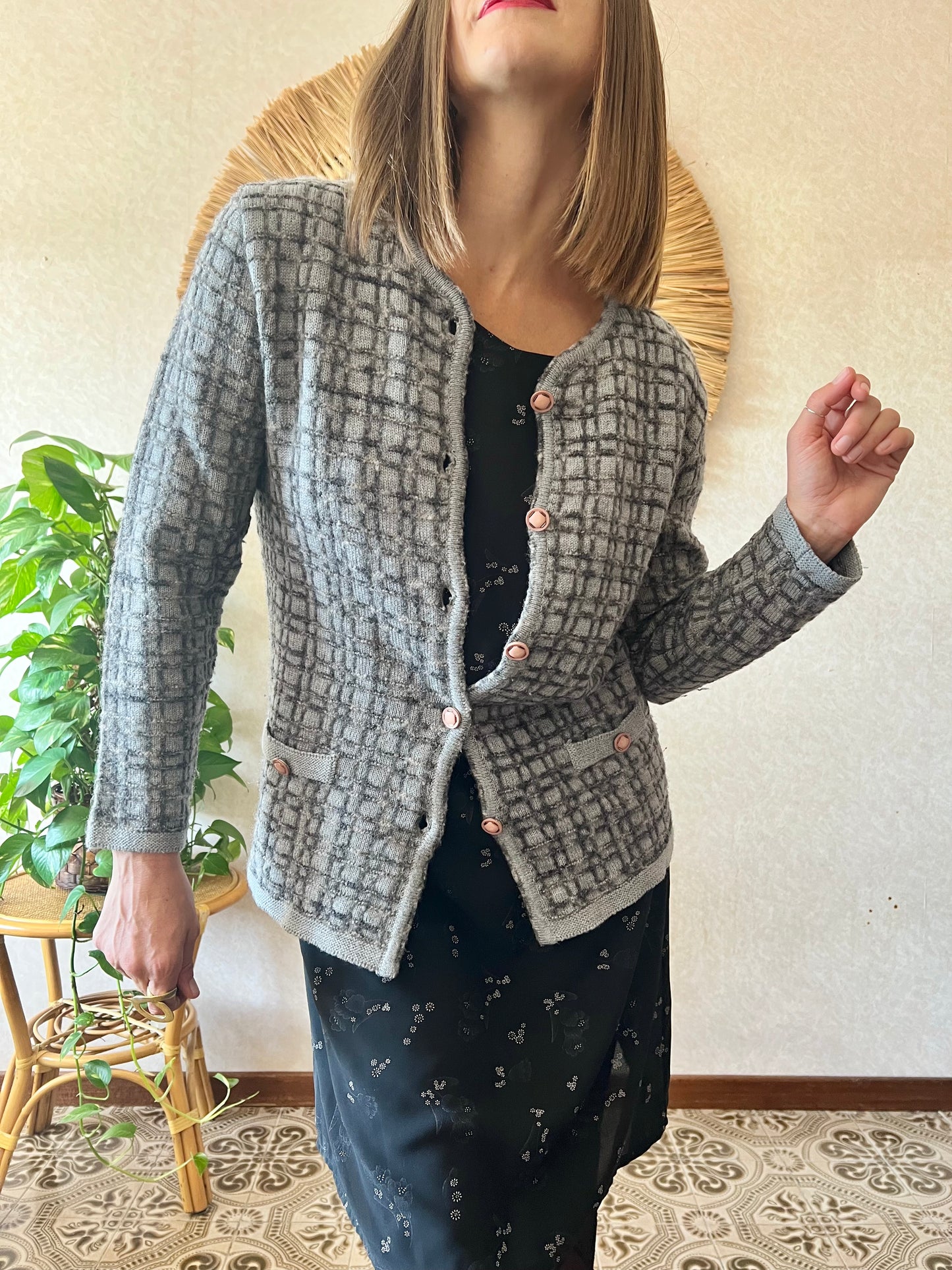 Cardigan lavorato a maglia geometrico grigio multi tono vintage anni '70