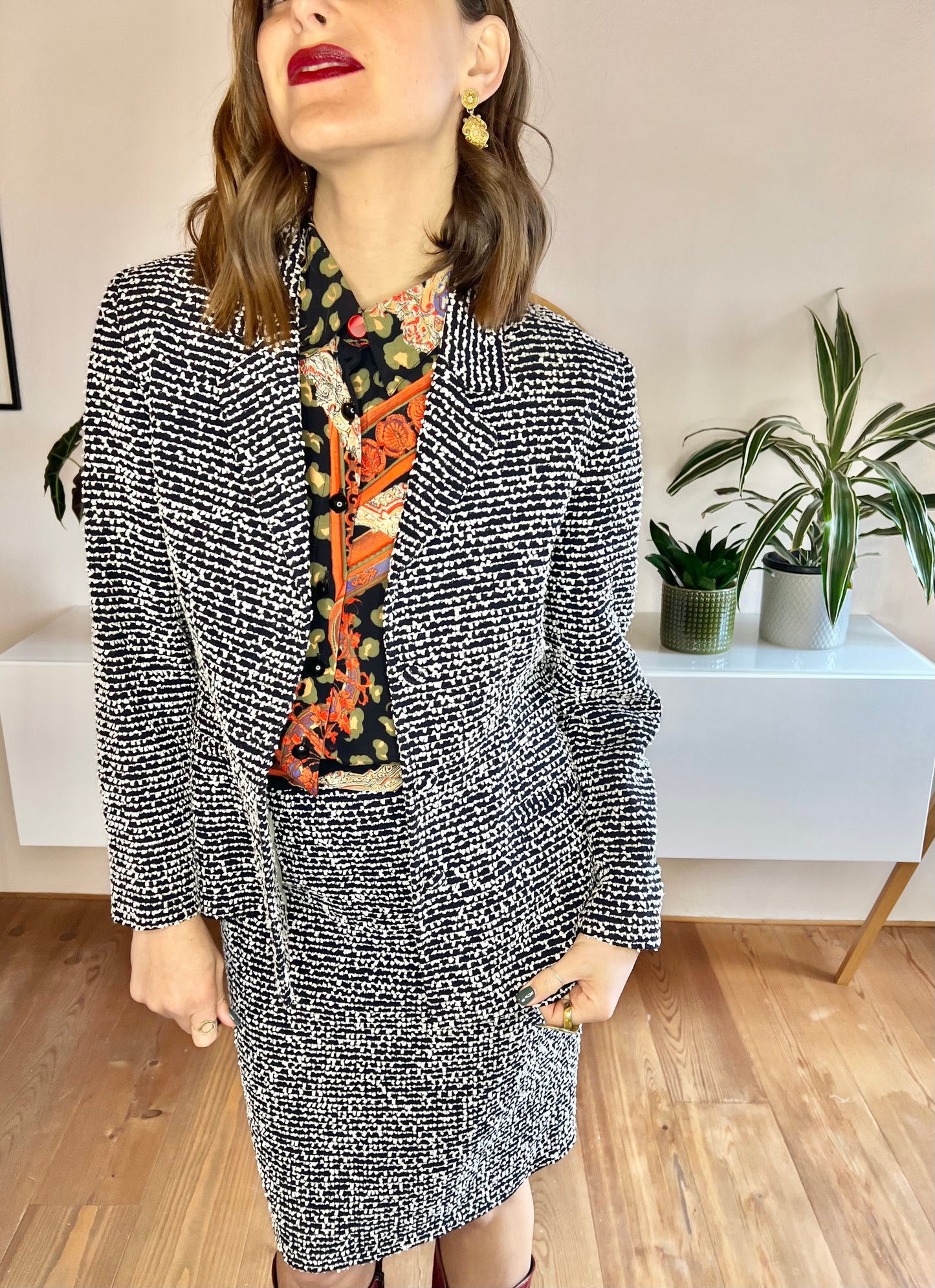 Blazer vintage anni '90 in misto lana bouclé blu navy e bianco